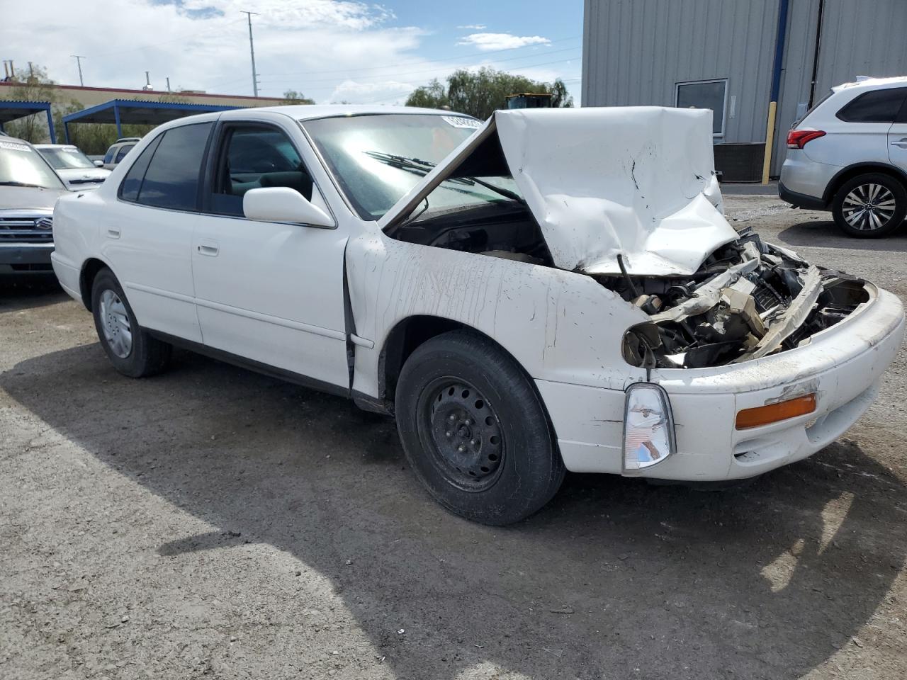 Photo 3 VIN: 4T1SK12E1SU481580 - TOYOTA CAMRY 