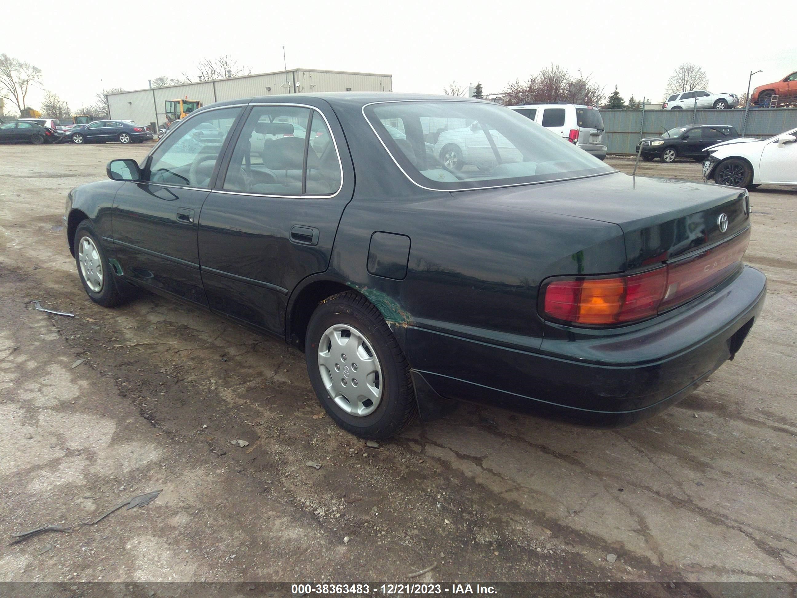 Photo 2 VIN: 4T1SK12E2RU470906 - TOYOTA CAMRY 