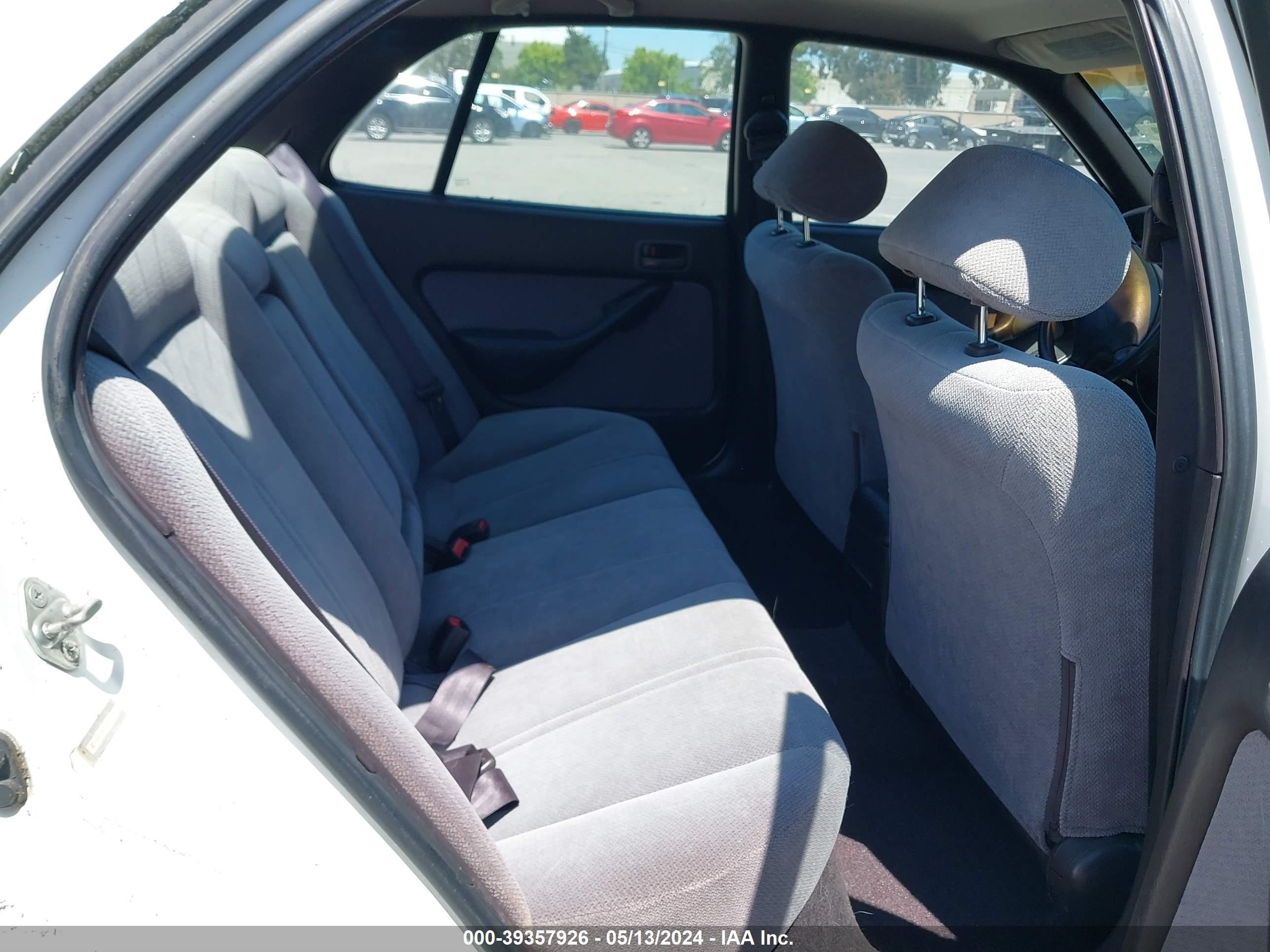 Photo 7 VIN: 4T1SK12E2SUS57927 - TOYOTA CAMRY 