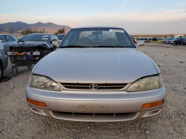 Photo 4 VIN: 4T1SK12E9SU615414 - TOYOTA CAMRY LE 