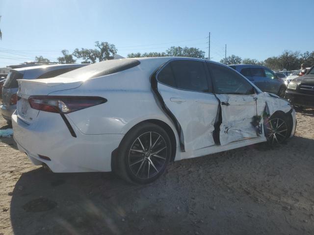 Photo 2 VIN: 4T1T11AK0NU640348 - TOYOTA CAMRY SE 