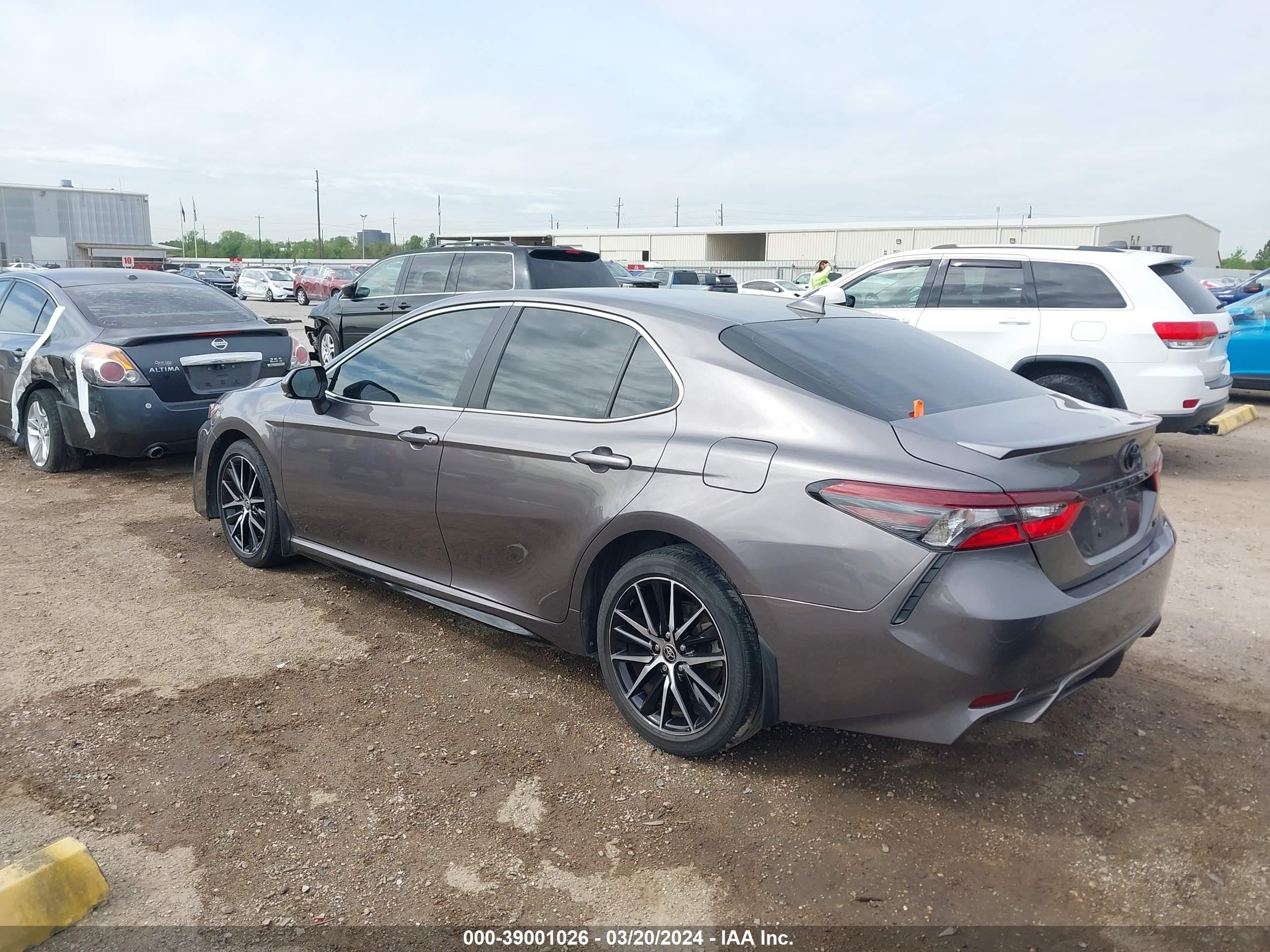 Photo 2 VIN: 4T1T11AK1NU675853 - TOYOTA CAMRY 