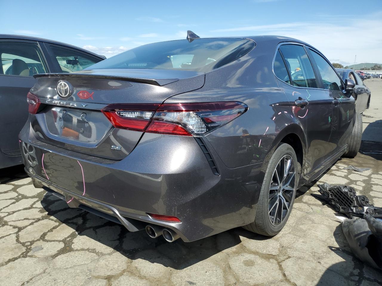 Photo 2 VIN: 4T1T11AK1NU692636 - TOYOTA CAMRY 