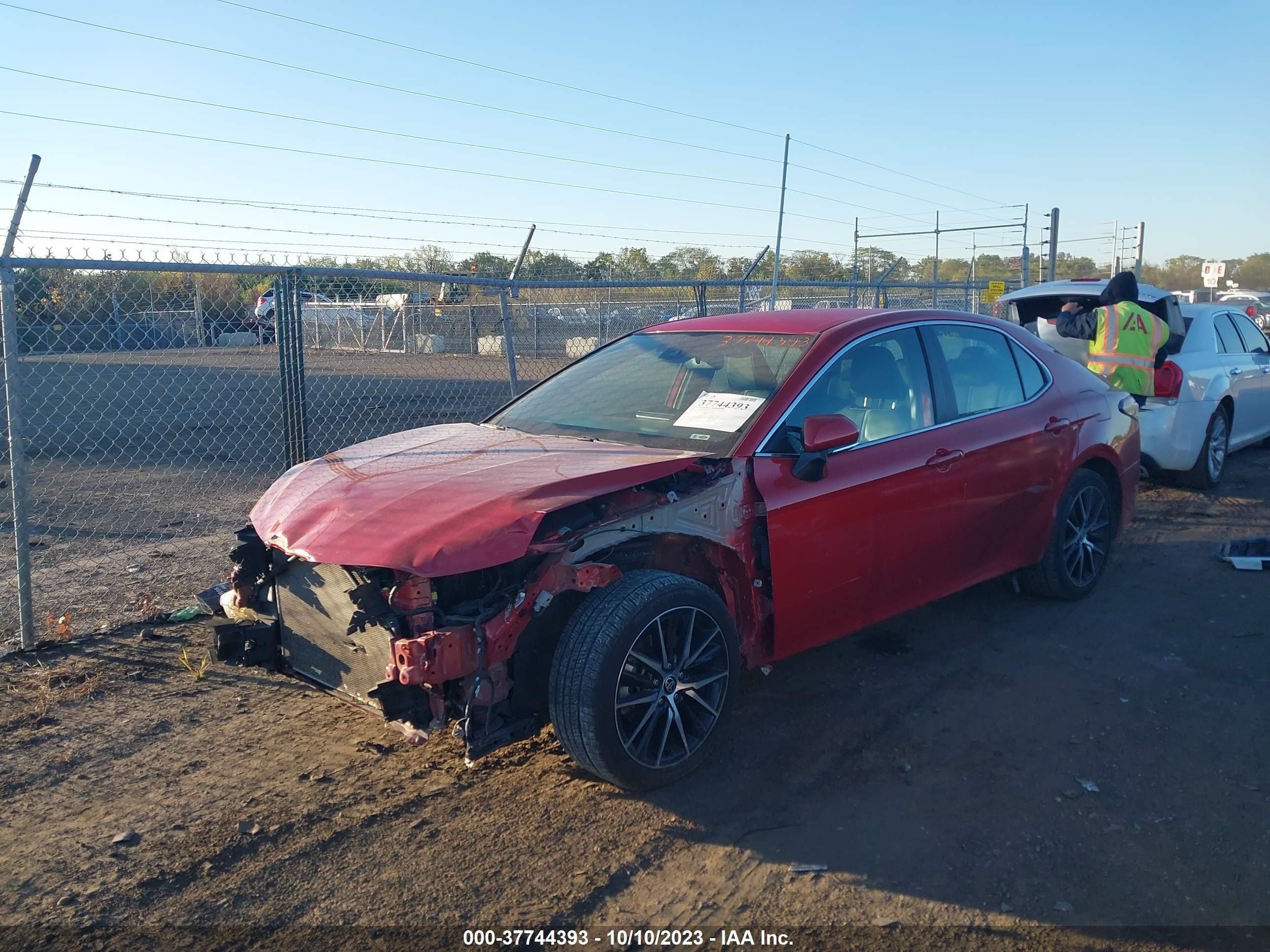 Photo 1 VIN: 4T1T11AK2NU039538 - TOYOTA CAMRY 