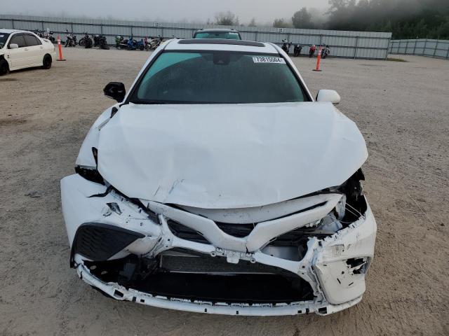 Photo 4 VIN: 4T1T11AK2NU690958 - TOYOTA CAMRY SE 