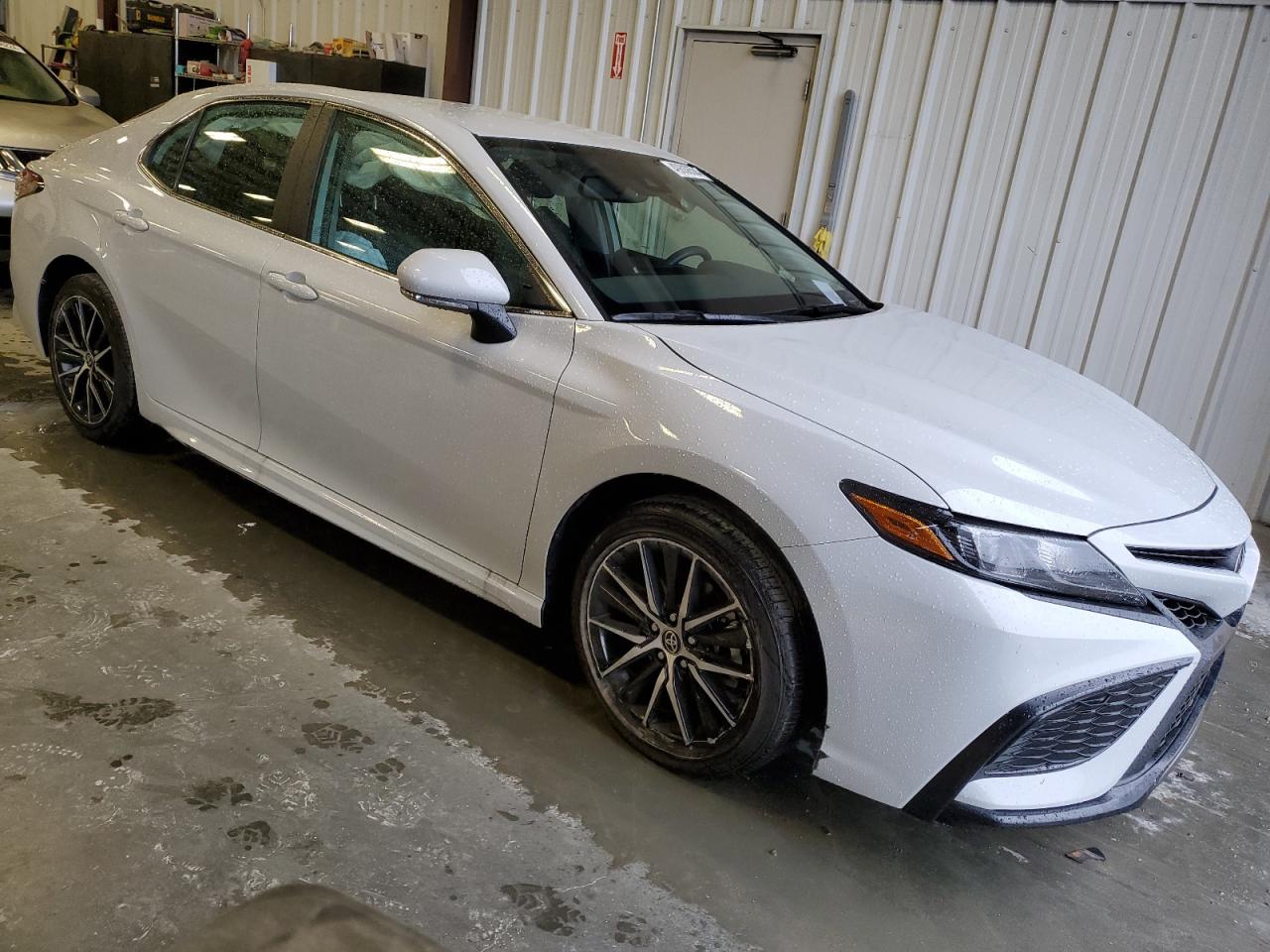 Photo 3 VIN: 4T1T11AK2RU189249 - TOYOTA CAMRY 