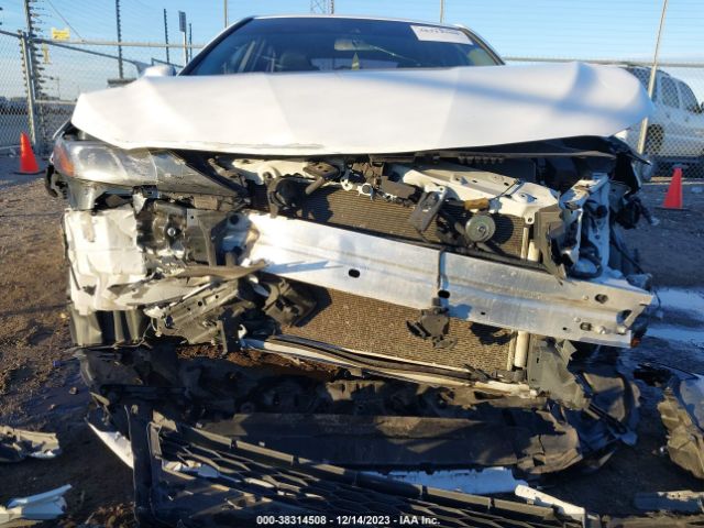 Photo 5 VIN: 4T1T11AK3MU556460 - TOYOTA CAMRY 