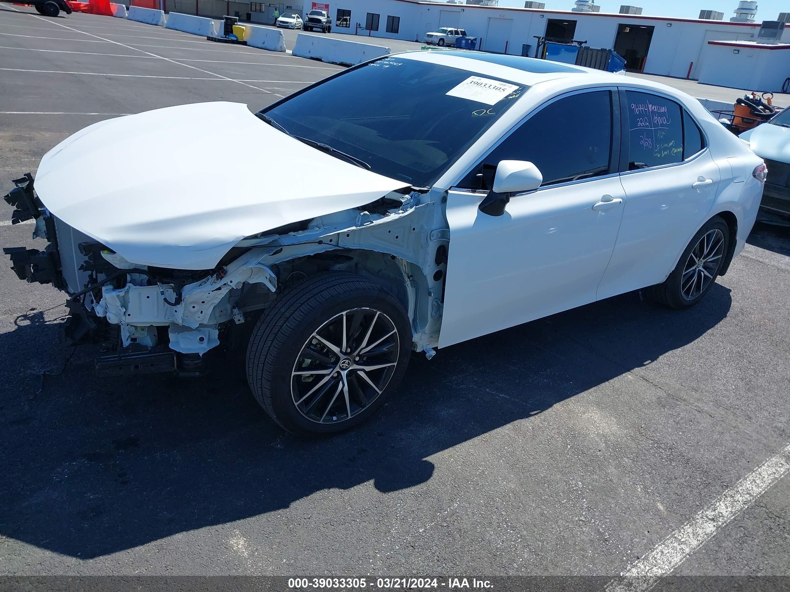 Photo 1 VIN: 4T1T11AK3RU880211 - TOYOTA CAMRY 