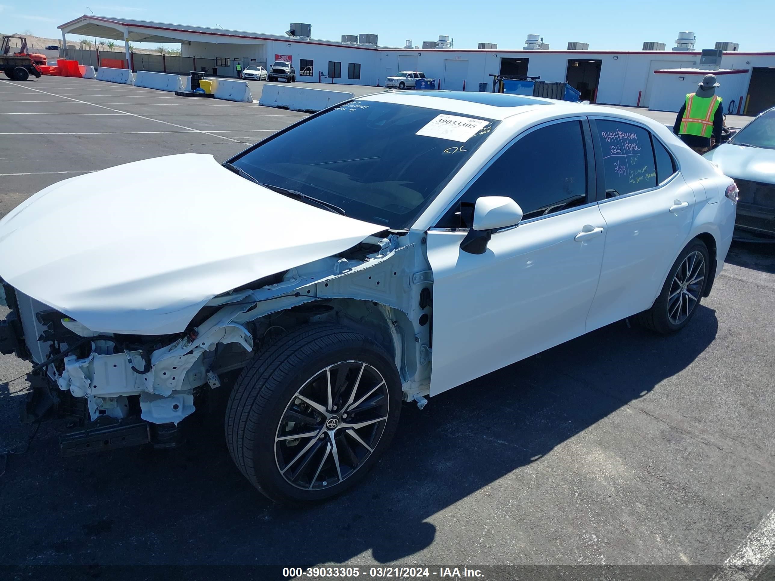 Photo 14 VIN: 4T1T11AK3RU880211 - TOYOTA CAMRY 