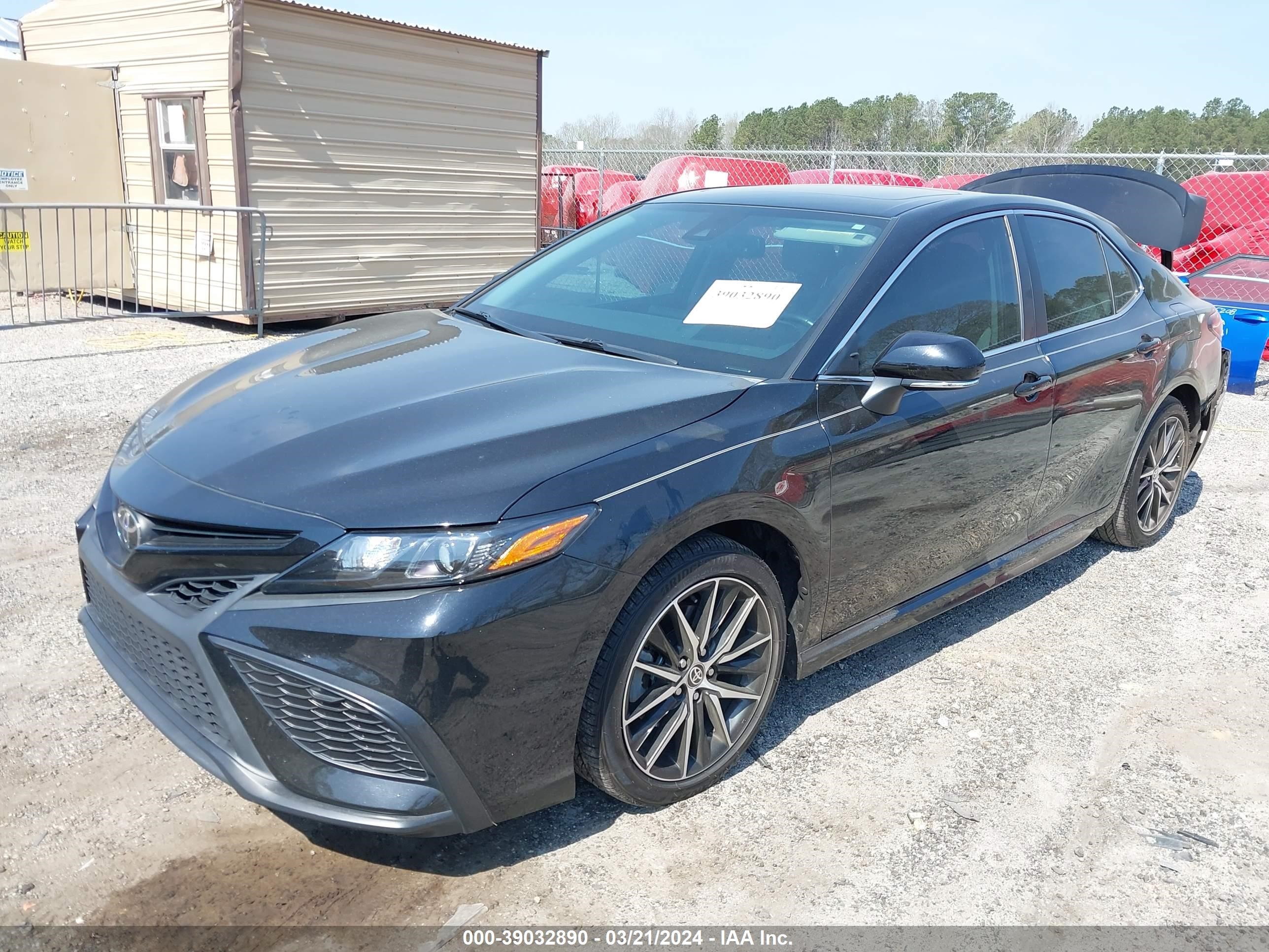 Photo 1 VIN: 4T1T11AK4MU565877 - TOYOTA CAMRY 