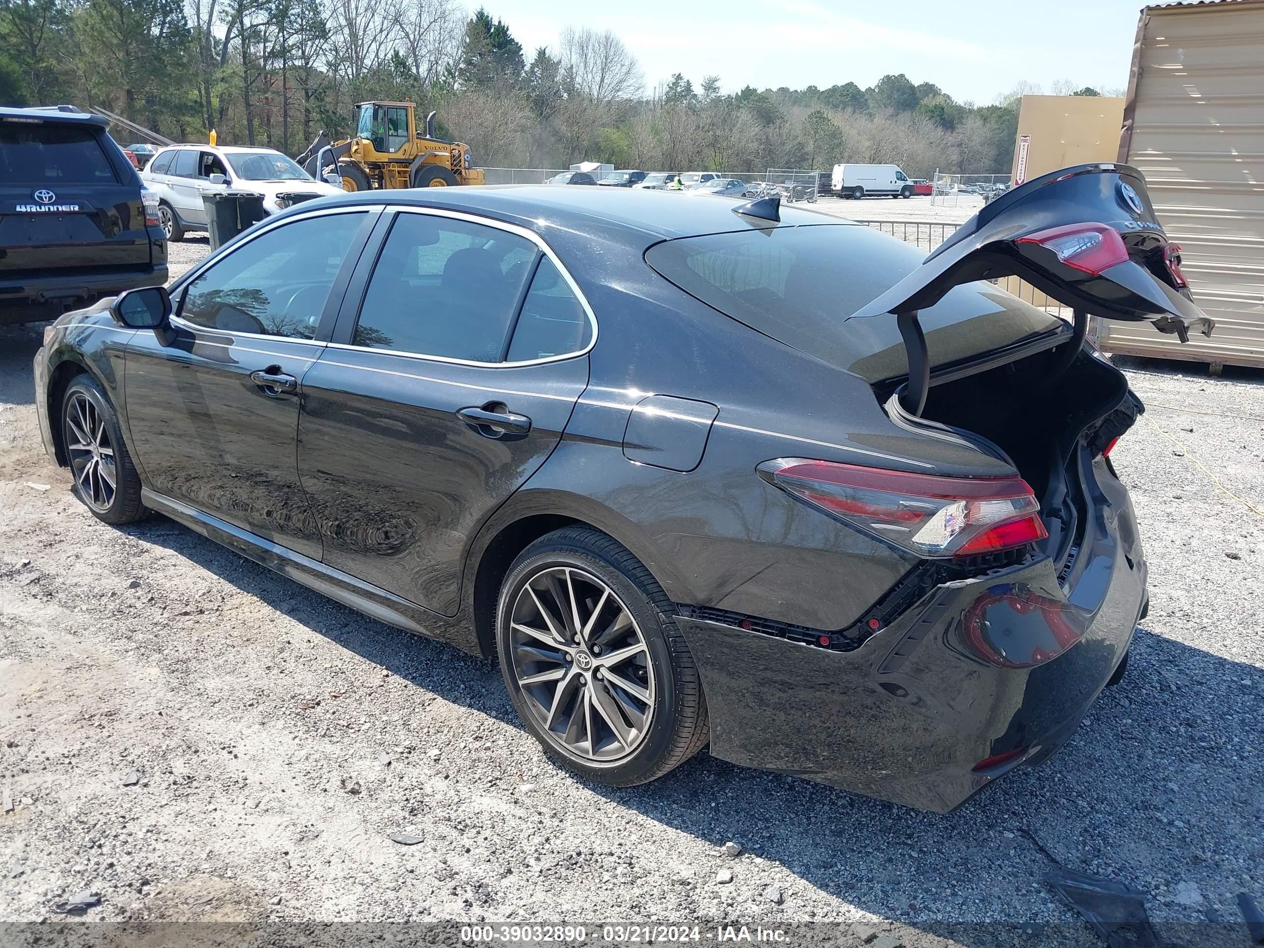 Photo 2 VIN: 4T1T11AK4MU565877 - TOYOTA CAMRY 