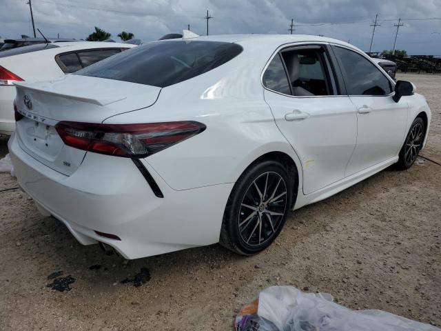 Photo 2 VIN: 4T1T11AK4NU630017 - TOYOTA CAMRY SE 