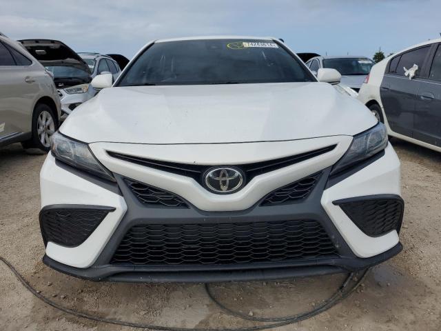 Photo 4 VIN: 4T1T11AK4NU630017 - TOYOTA CAMRY SE 