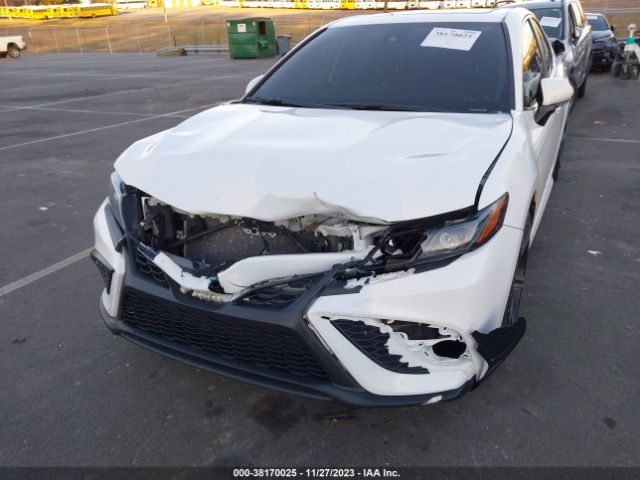 Photo 5 VIN: 4T1T11AK4NU657024 - TOYOTA CAMRY 