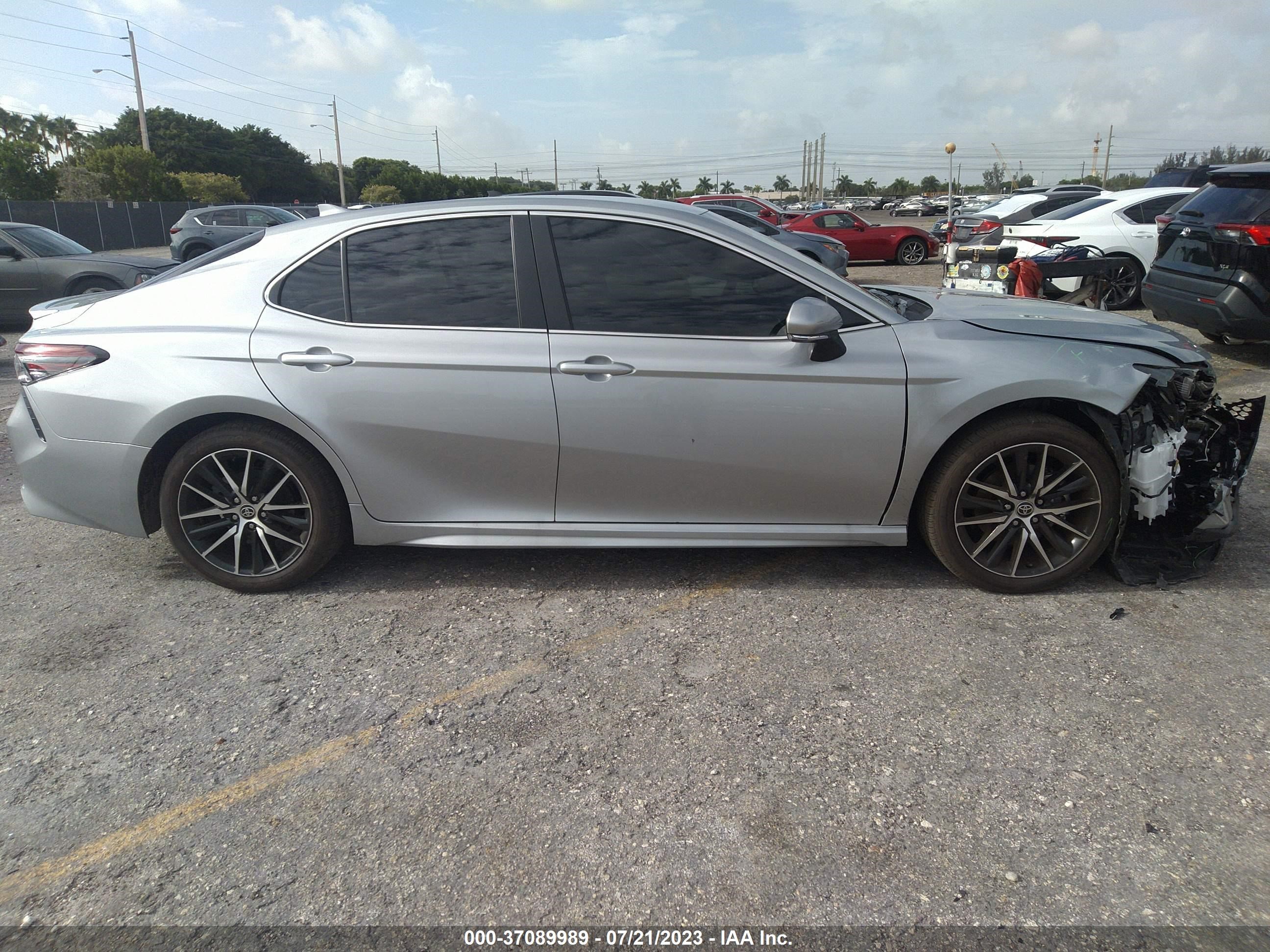 Photo 12 VIN: 4T1T11AK4PU814389 - TOYOTA CAMRY 