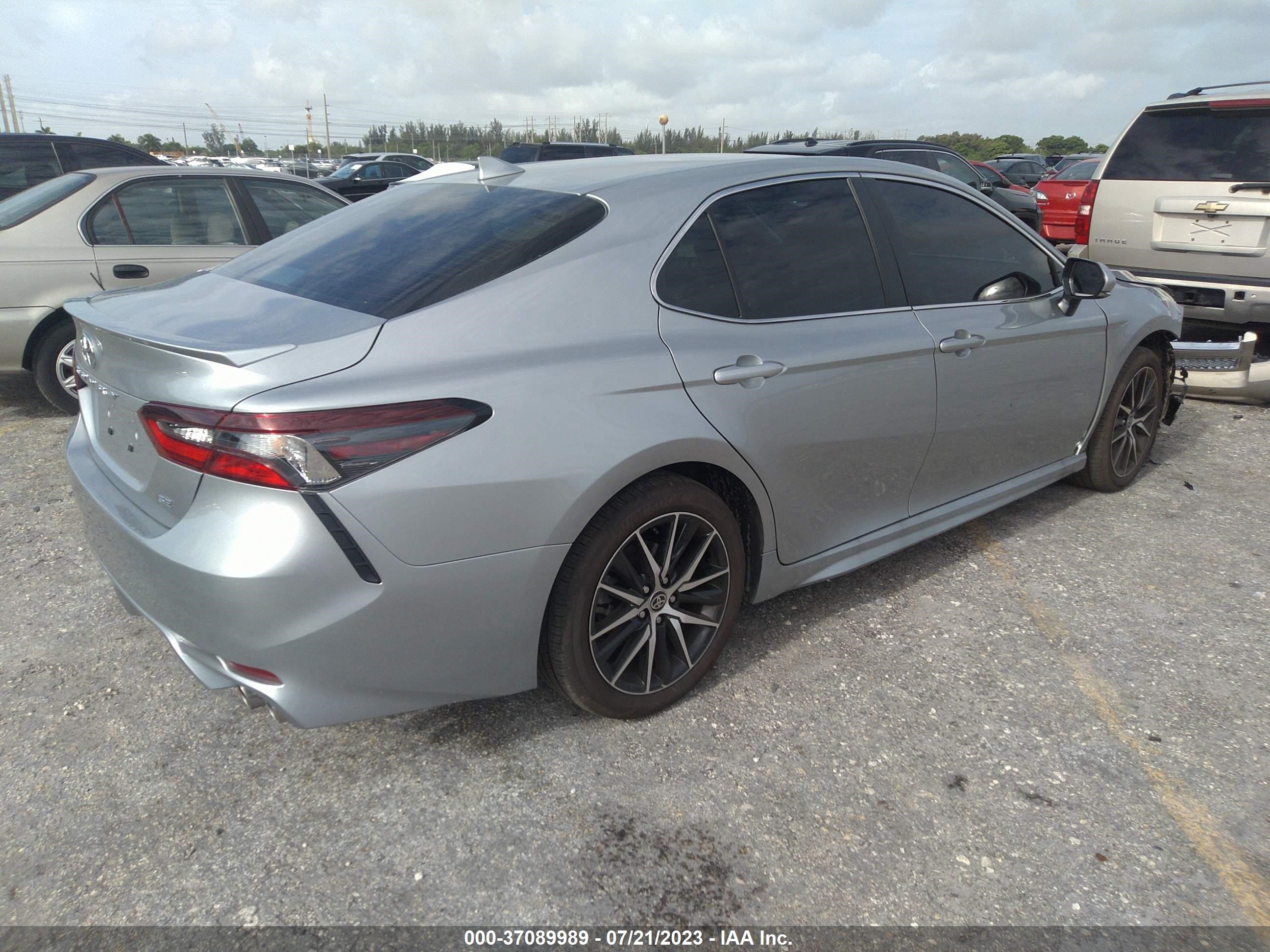 Photo 3 VIN: 4T1T11AK4PU814389 - TOYOTA CAMRY 