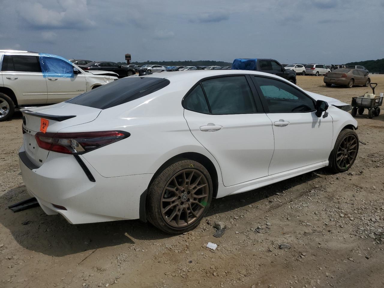 Photo 2 VIN: 4T1T11AK5PU183040 - TOYOTA CAMRY 