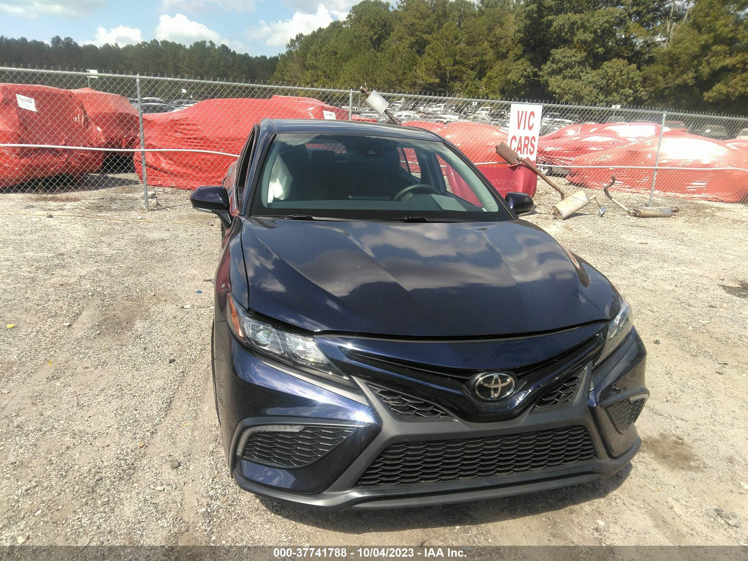 Photo 11 VIN: 4T1T11AK6NU051885 - TOYOTA CAMRY 