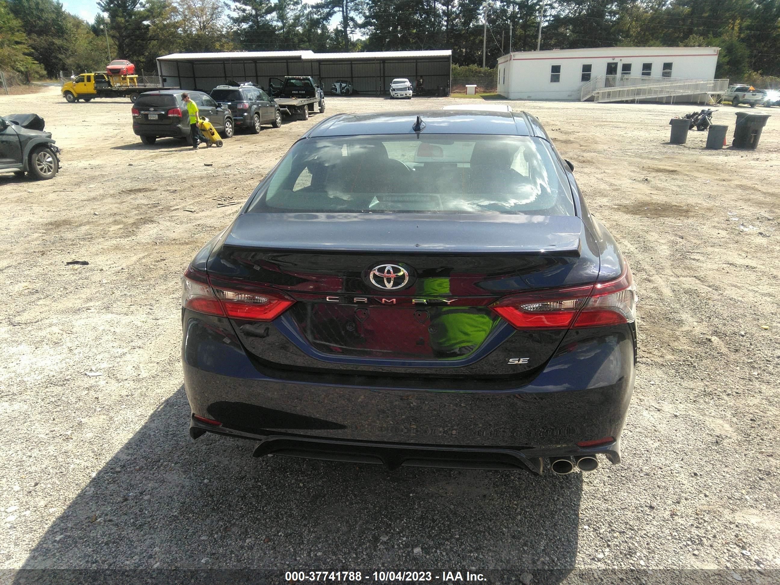 Photo 15 VIN: 4T1T11AK6NU051885 - TOYOTA CAMRY 