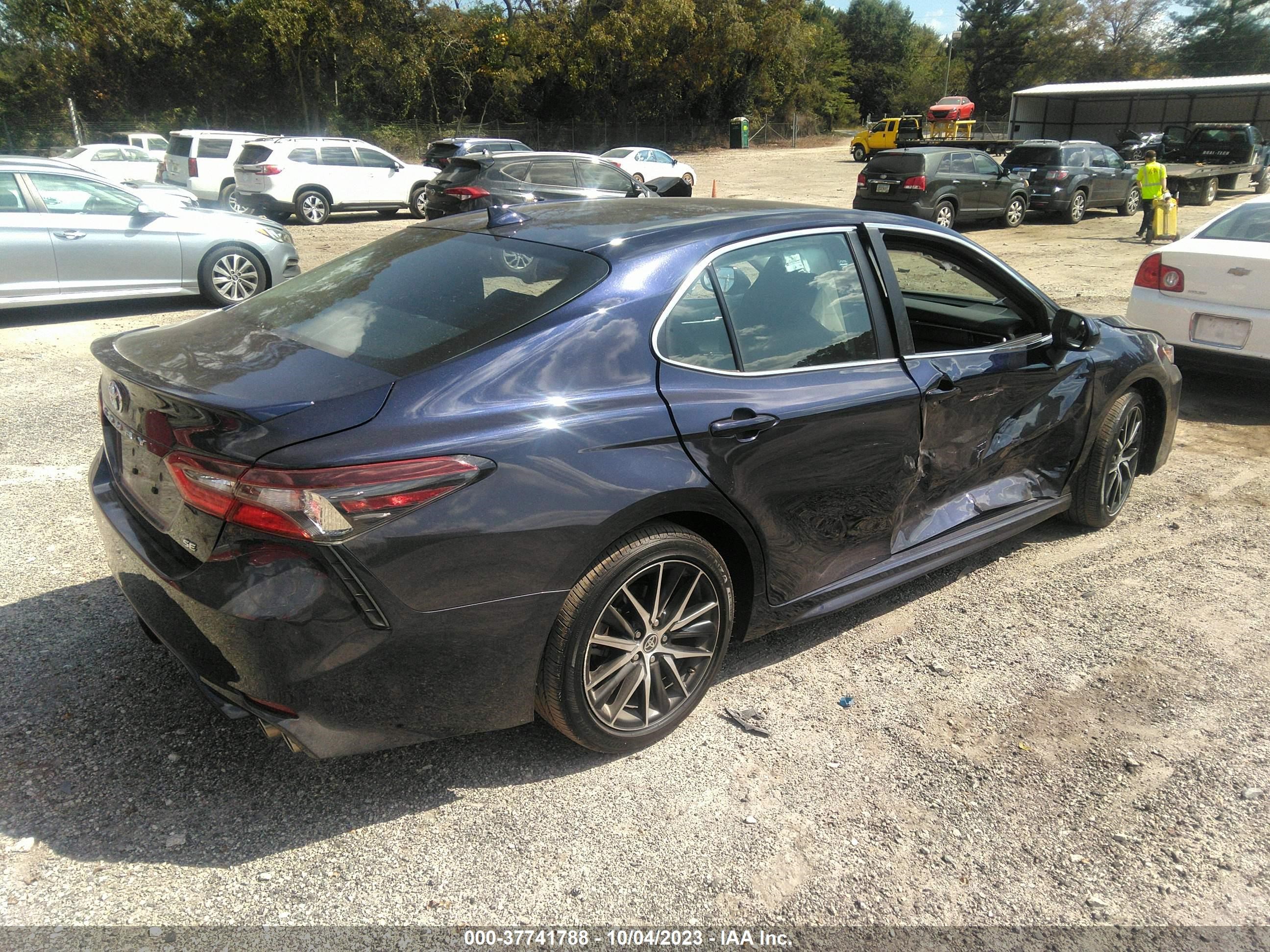 Photo 3 VIN: 4T1T11AK6NU051885 - TOYOTA CAMRY 