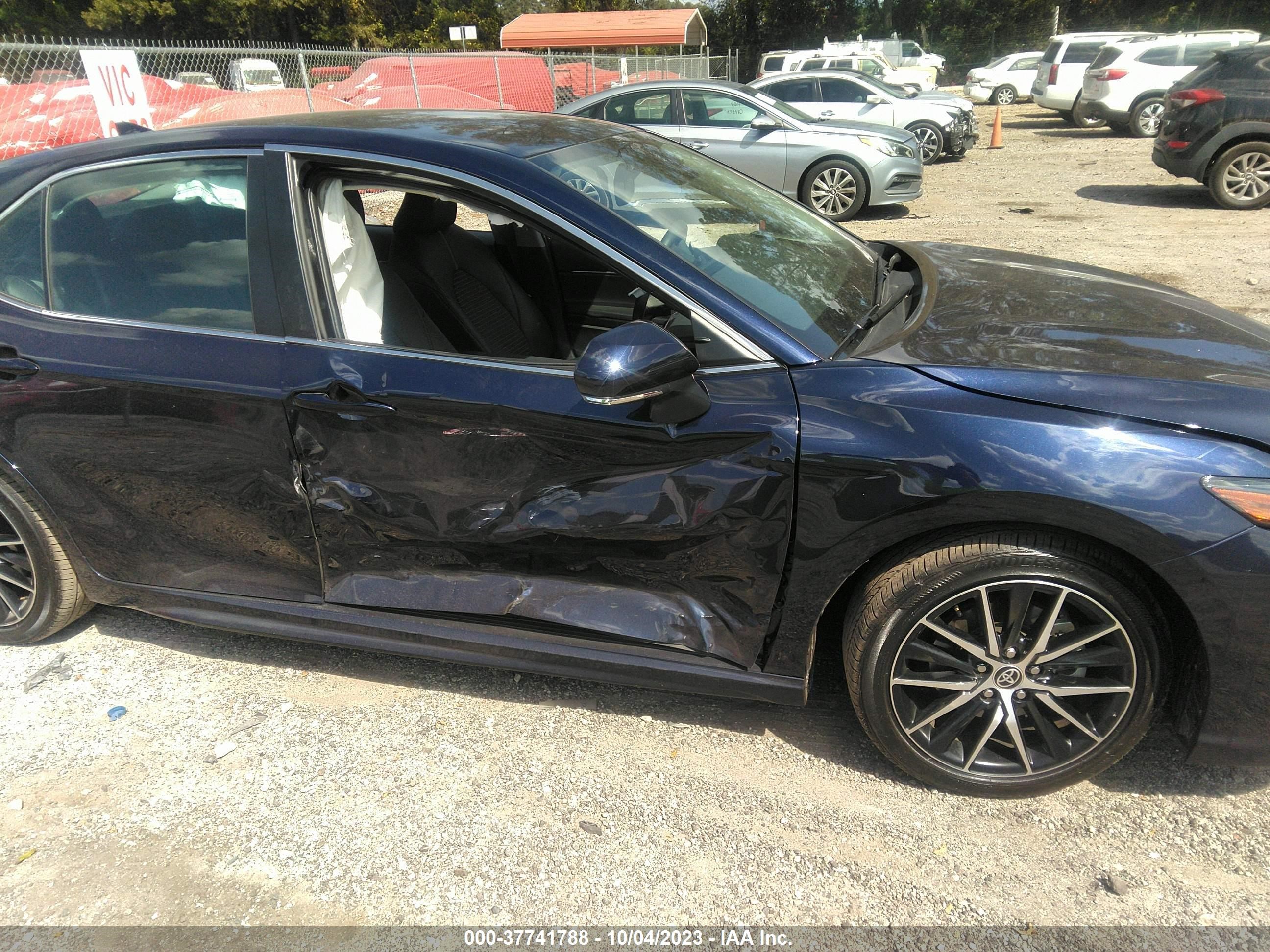 Photo 5 VIN: 4T1T11AK6NU051885 - TOYOTA CAMRY 