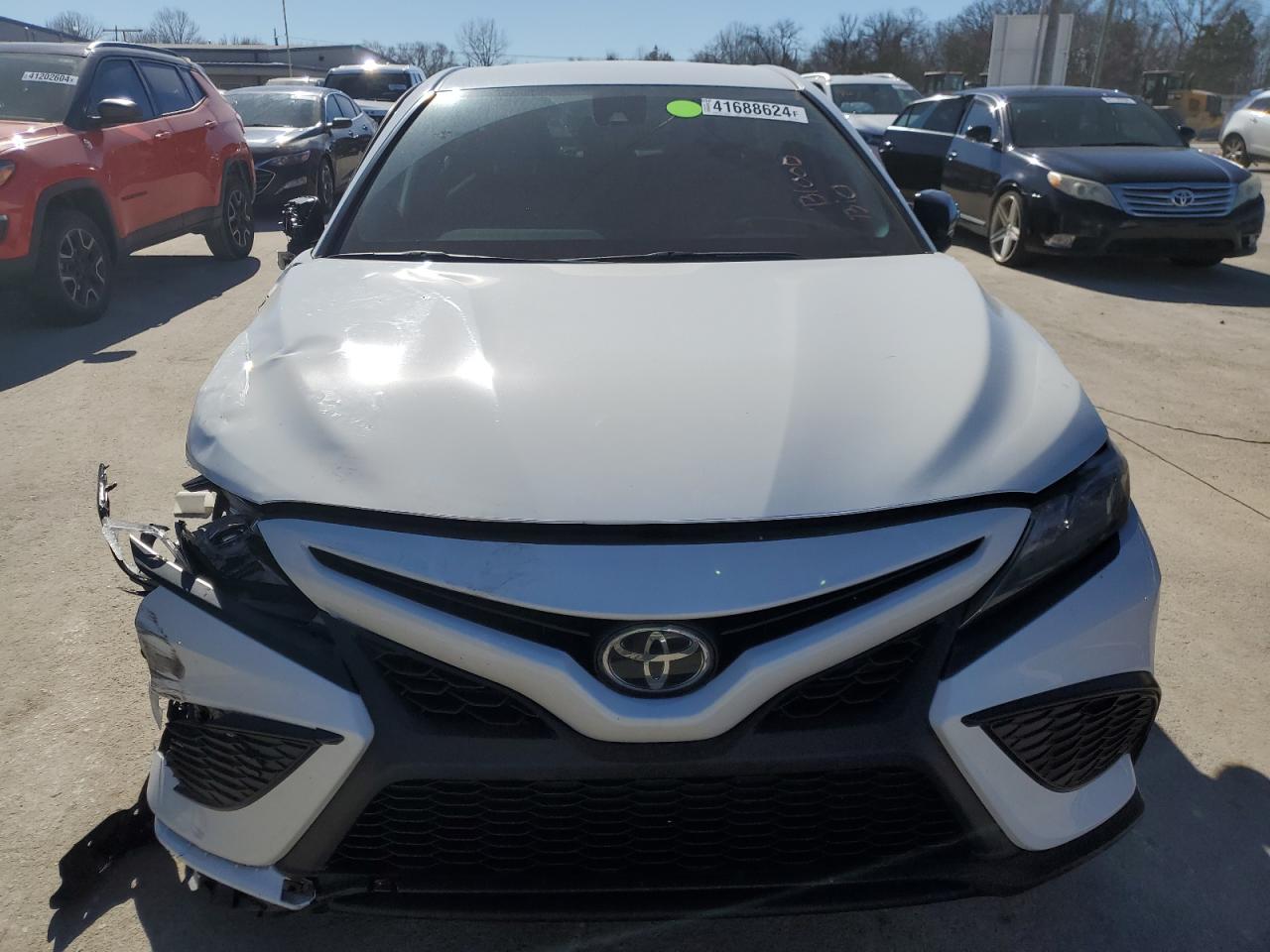 Photo 4 VIN: 4T1T11AK6PU116673 - TOYOTA CAMRY 