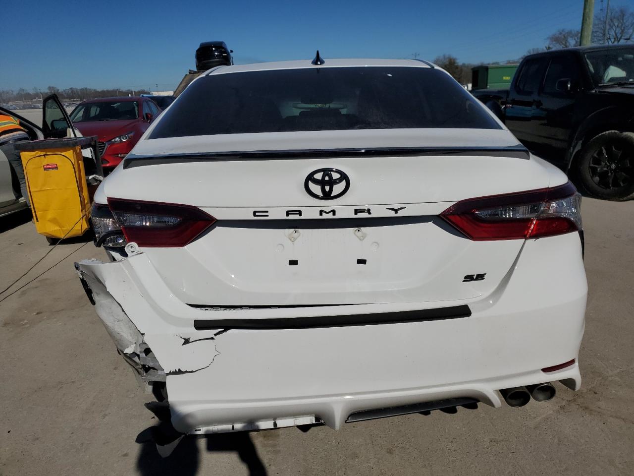 Photo 5 VIN: 4T1T11AK6PU116673 - TOYOTA CAMRY 