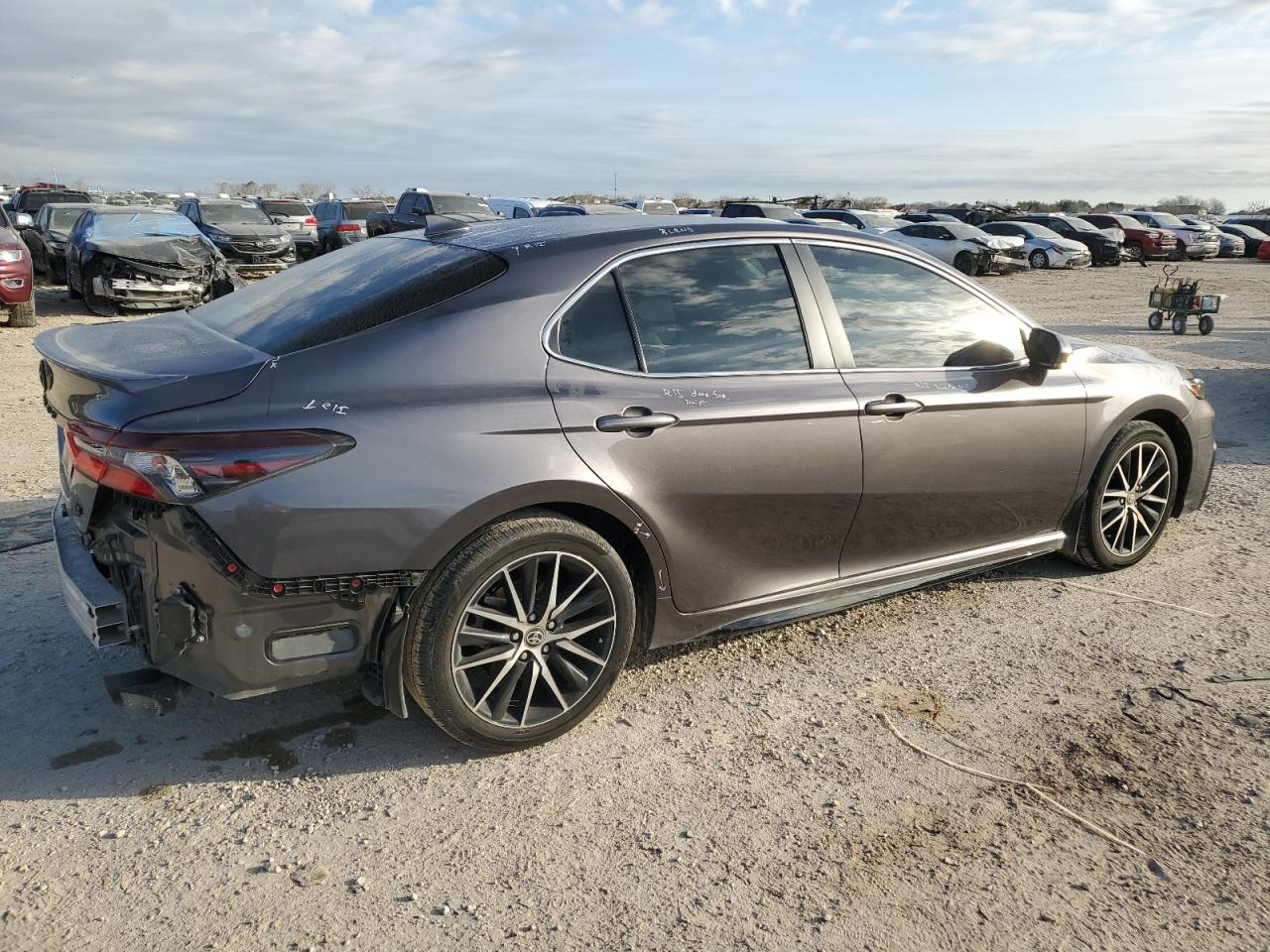 Photo 2 VIN: 4T1T11AK6PU785221 - TOYOTA CAMRY 