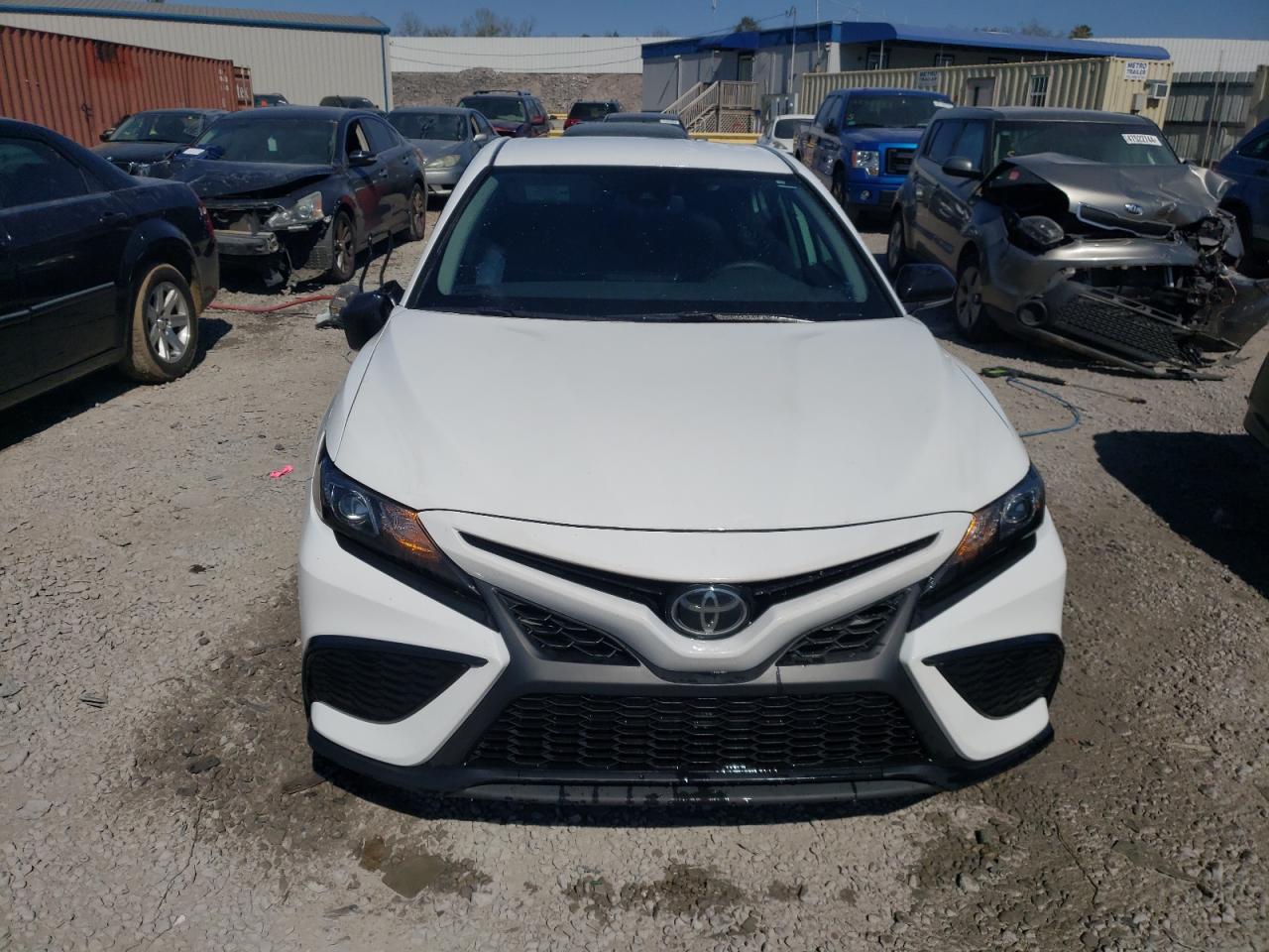 Photo 4 VIN: 4T1T11AK7NU017597 - TOYOTA CAMRY 