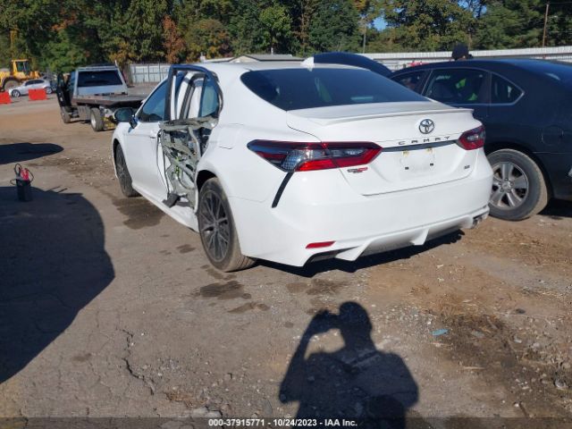 Photo 2 VIN: 4T1T11AK7NU683567 - TOYOTA CAMRY 