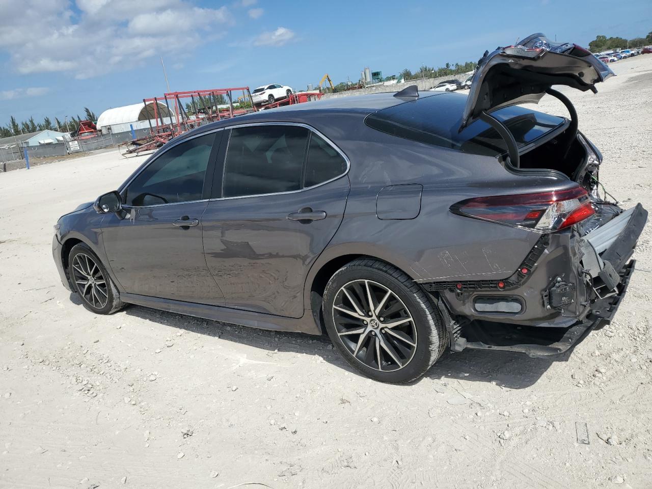 Photo 1 VIN: 4T1T11AK9NU637755 - TOYOTA CAMRY 