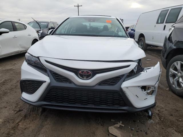 Photo 4 VIN: 4T1T11AK9NU643619 - TOYOTA CAMRY SE 