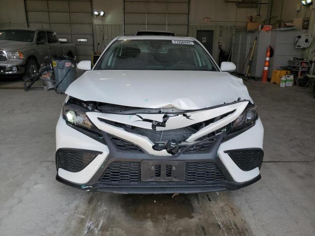 Photo 4 VIN: 4T1T11AK9NU698698 - TOYOTA CAMRY SE 