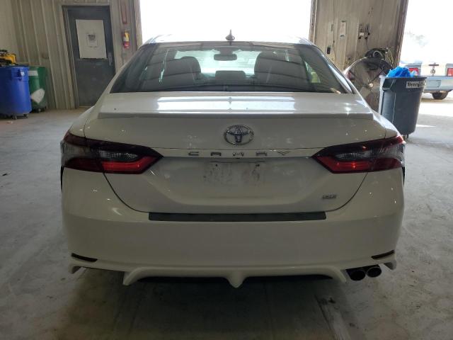 Photo 5 VIN: 4T1T11AK9NU698698 - TOYOTA CAMRY SE 