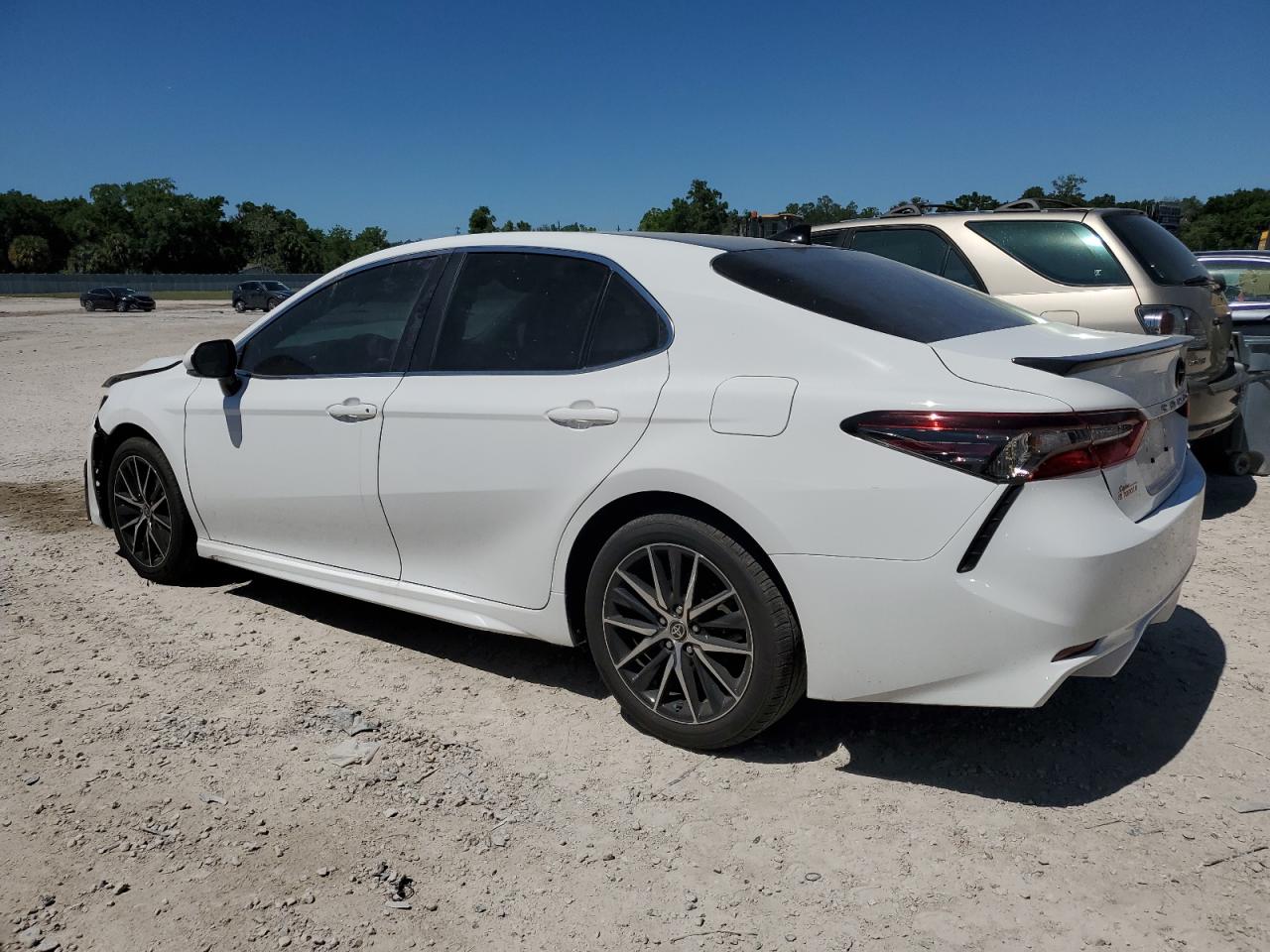 Photo 1 VIN: 4T1T11AK9PU784323 - TOYOTA CAMRY 