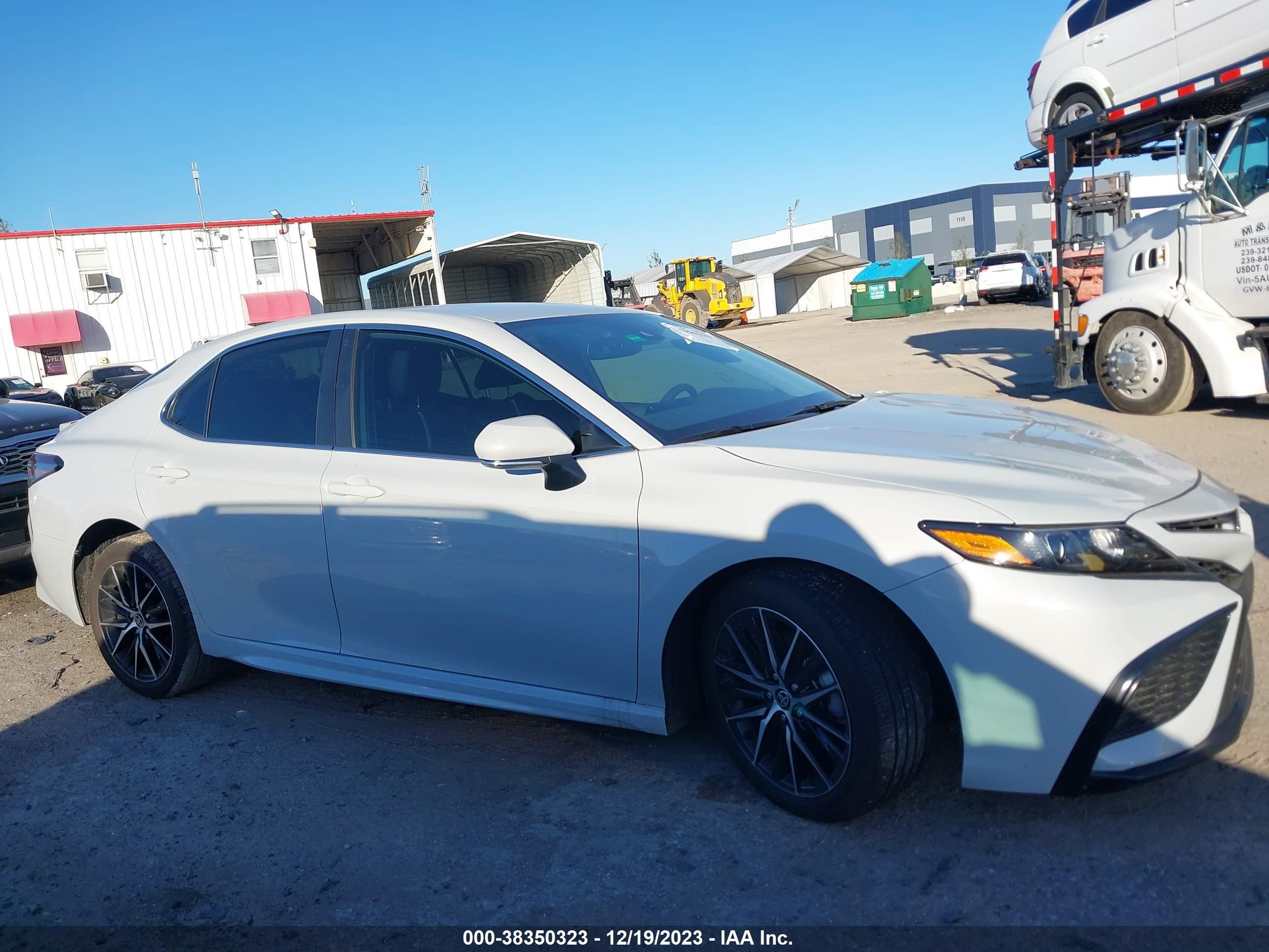 Photo 12 VIN: 4T1T11AK9RU188695 - TOYOTA CAMRY 