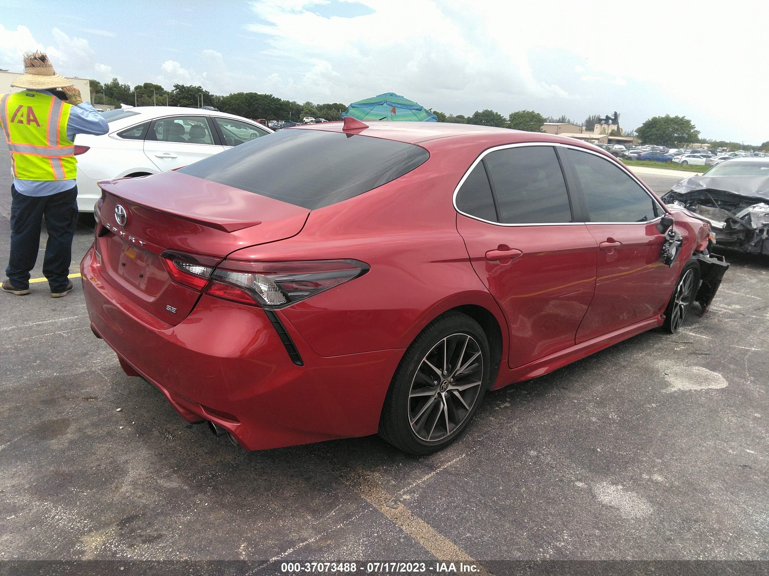 Photo 3 VIN: 4T1T11AKXMU474094 - TOYOTA CAMRY 