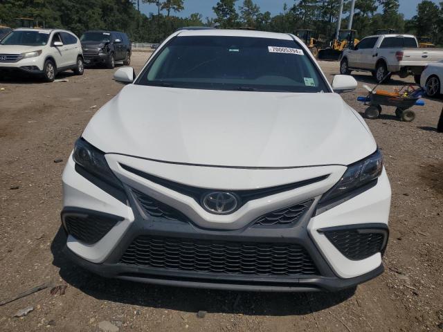 Photo 4 VIN: 4T1T11AKXNU623587 - TOYOTA CAMRY SE 