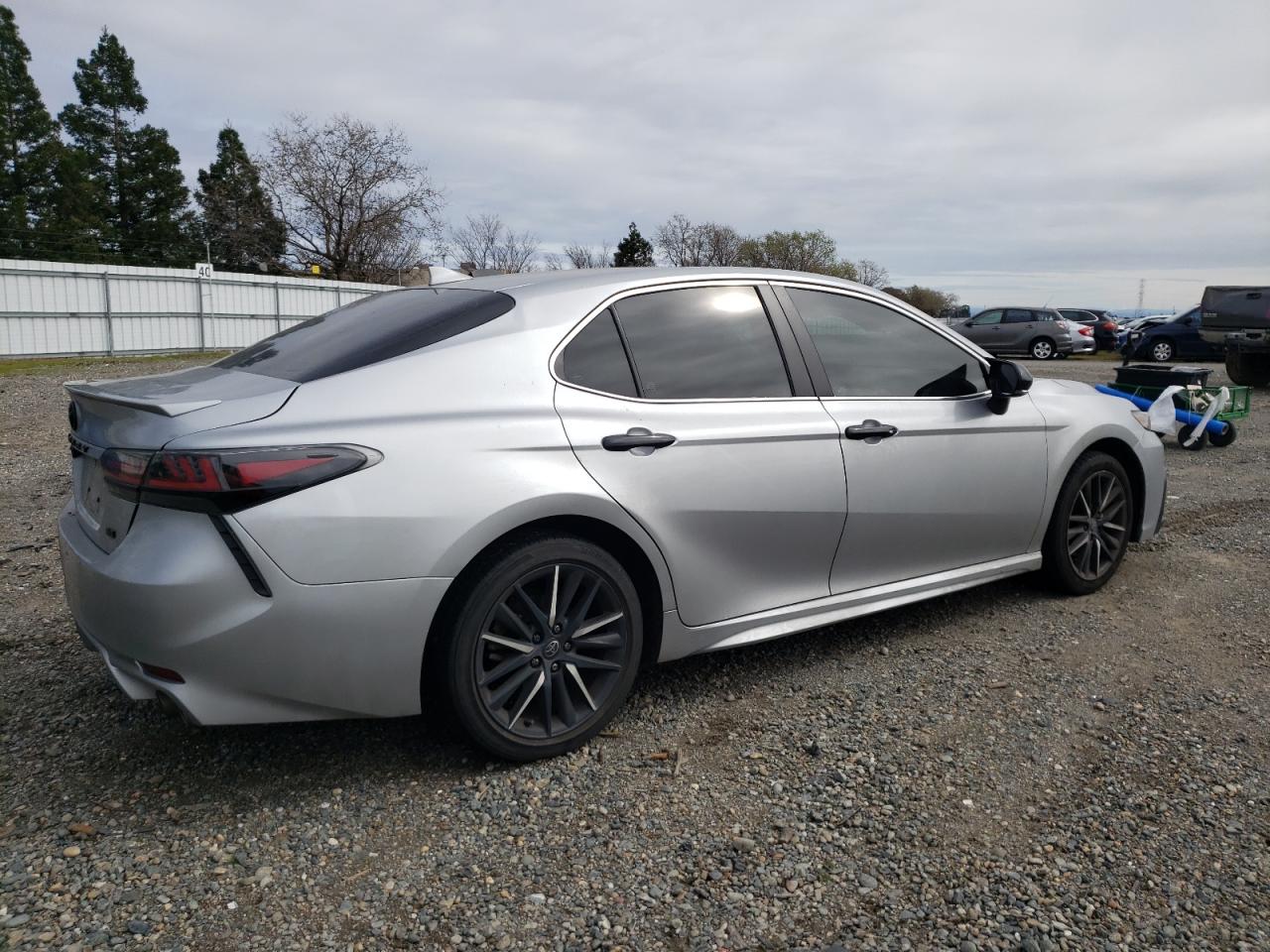 Photo 2 VIN: 4T1T11AKXNU637117 - TOYOTA CAMRY 