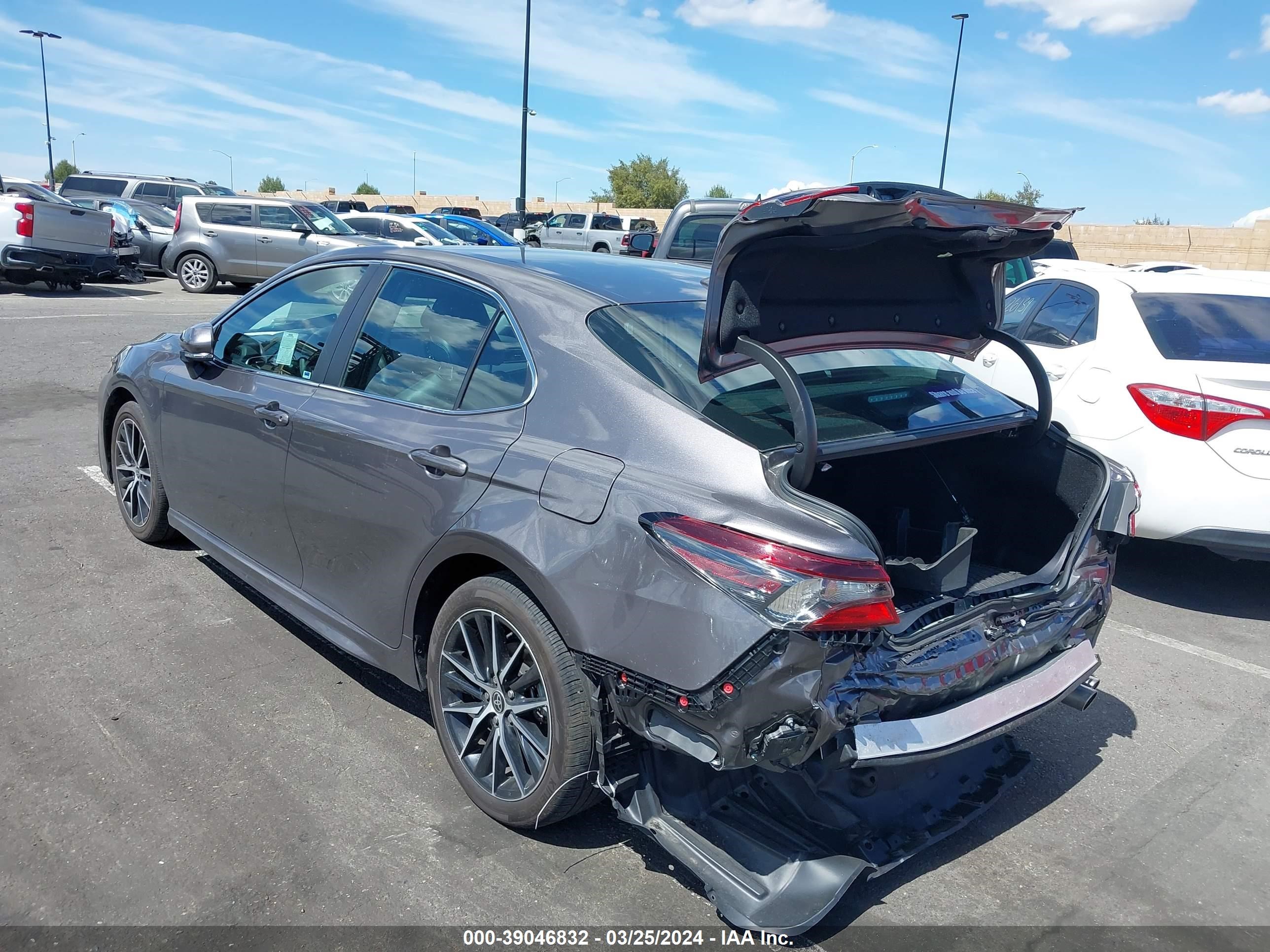 Photo 2 VIN: 4T1T11BK2PU078292 - TOYOTA CAMRY 