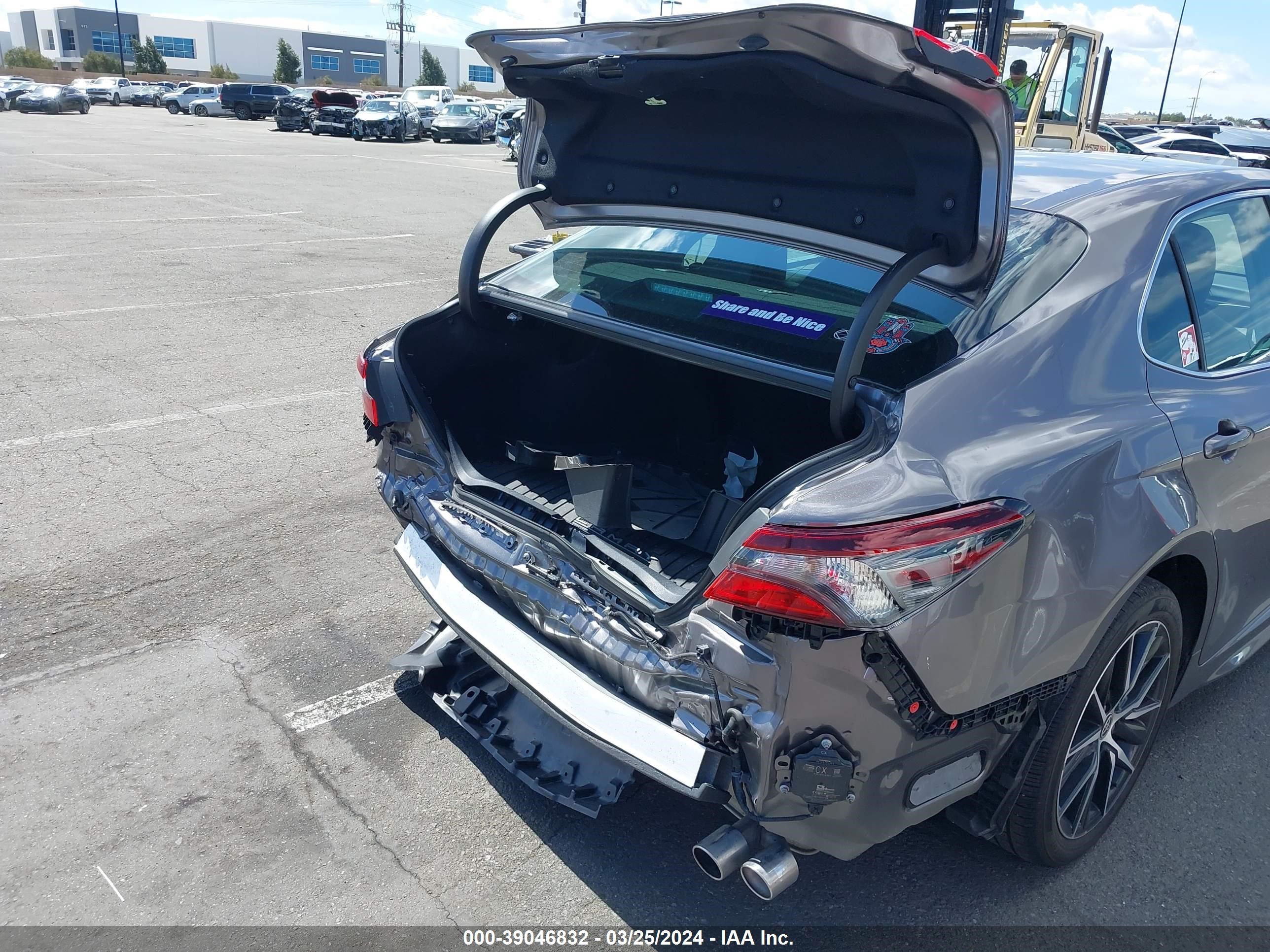 Photo 5 VIN: 4T1T11BK2PU078292 - TOYOTA CAMRY 