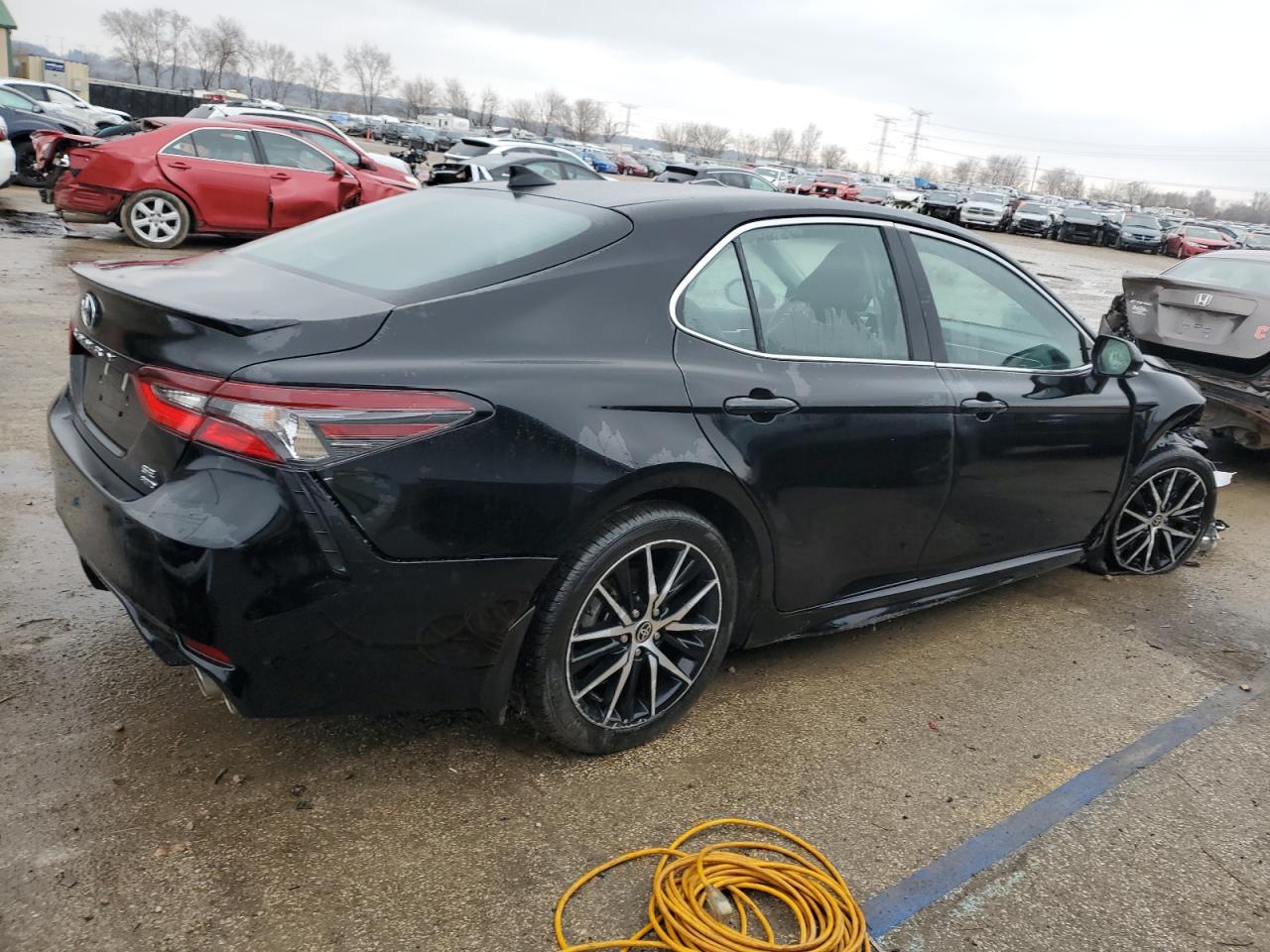 Photo 2 VIN: 4T1T11BK8NU070467 - TOYOTA CAMRY 