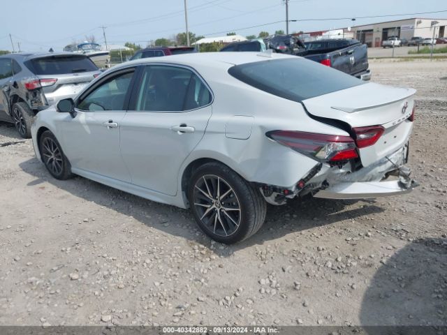 Photo 2 VIN: 4T1T11BKXRU113423 - TOYOTA CAMRY 