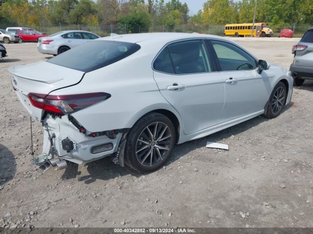 Photo 3 VIN: 4T1T11BKXRU113423 - TOYOTA CAMRY 