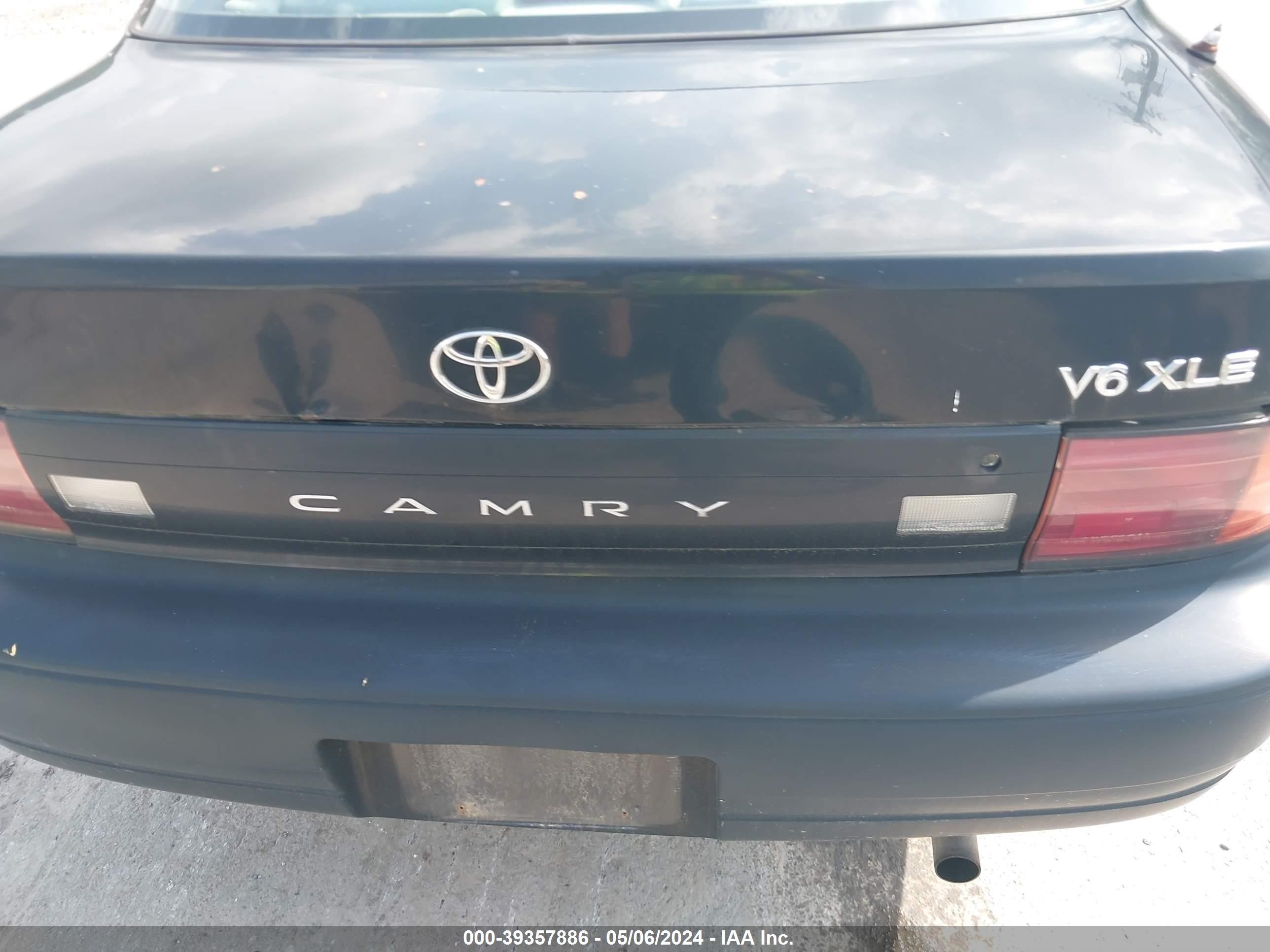 Photo 14 VIN: 4T1VK13E7NU044893 - TOYOTA CAMRY 