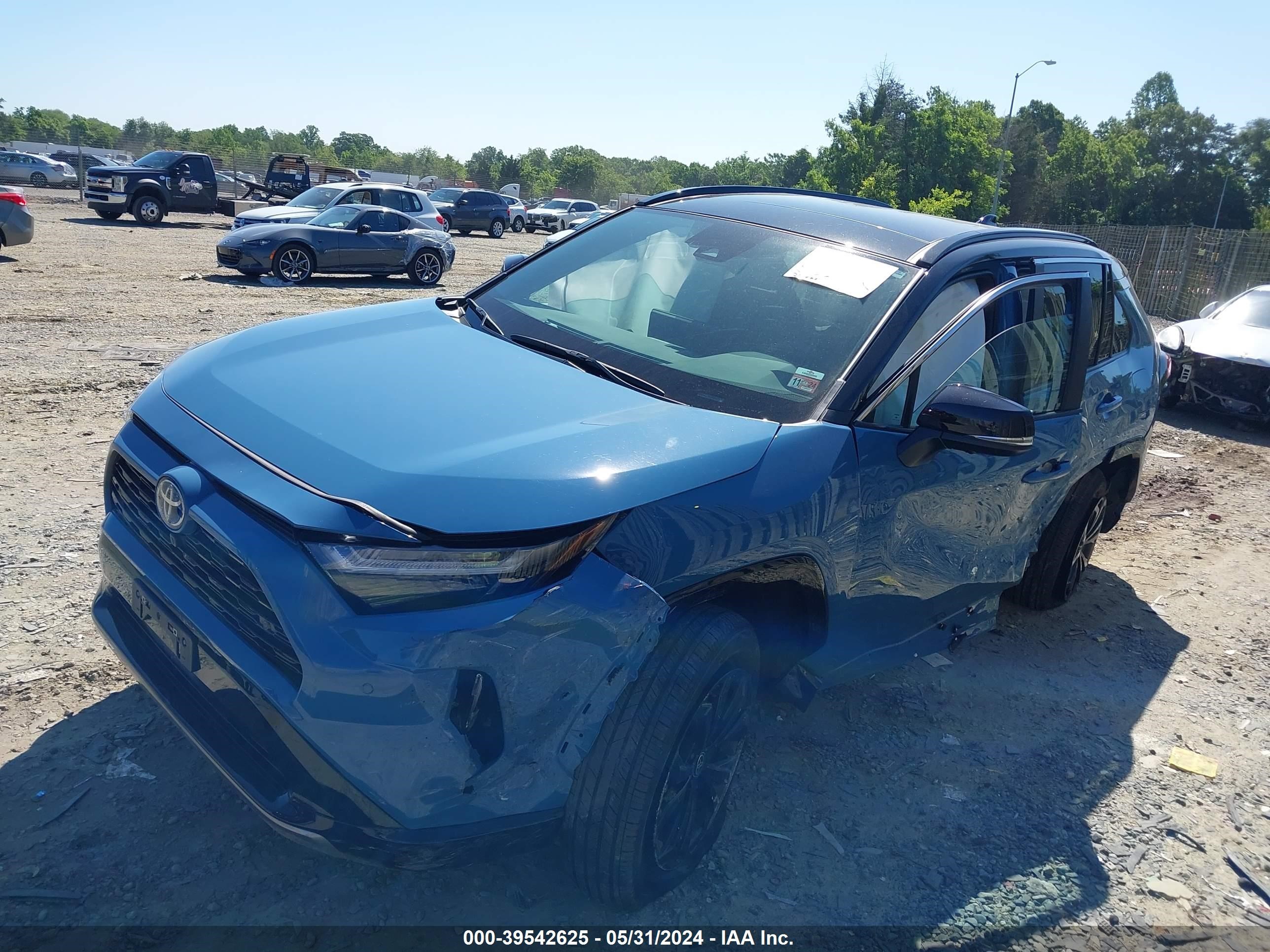 Photo 1 VIN: 4T3E6RFV1RU143463 - TOYOTA RAV 4 