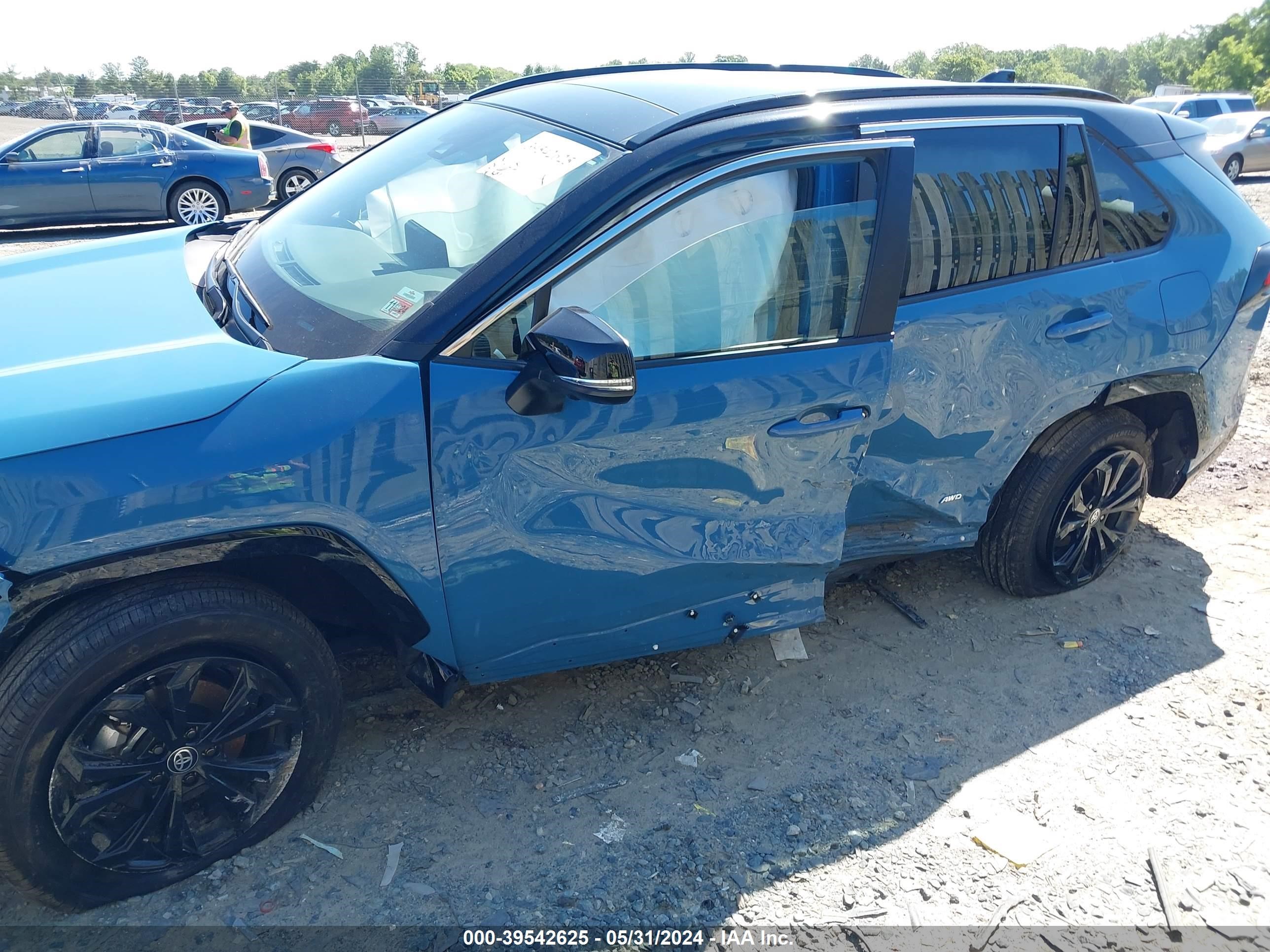 Photo 5 VIN: 4T3E6RFV1RU143463 - TOYOTA RAV 4 