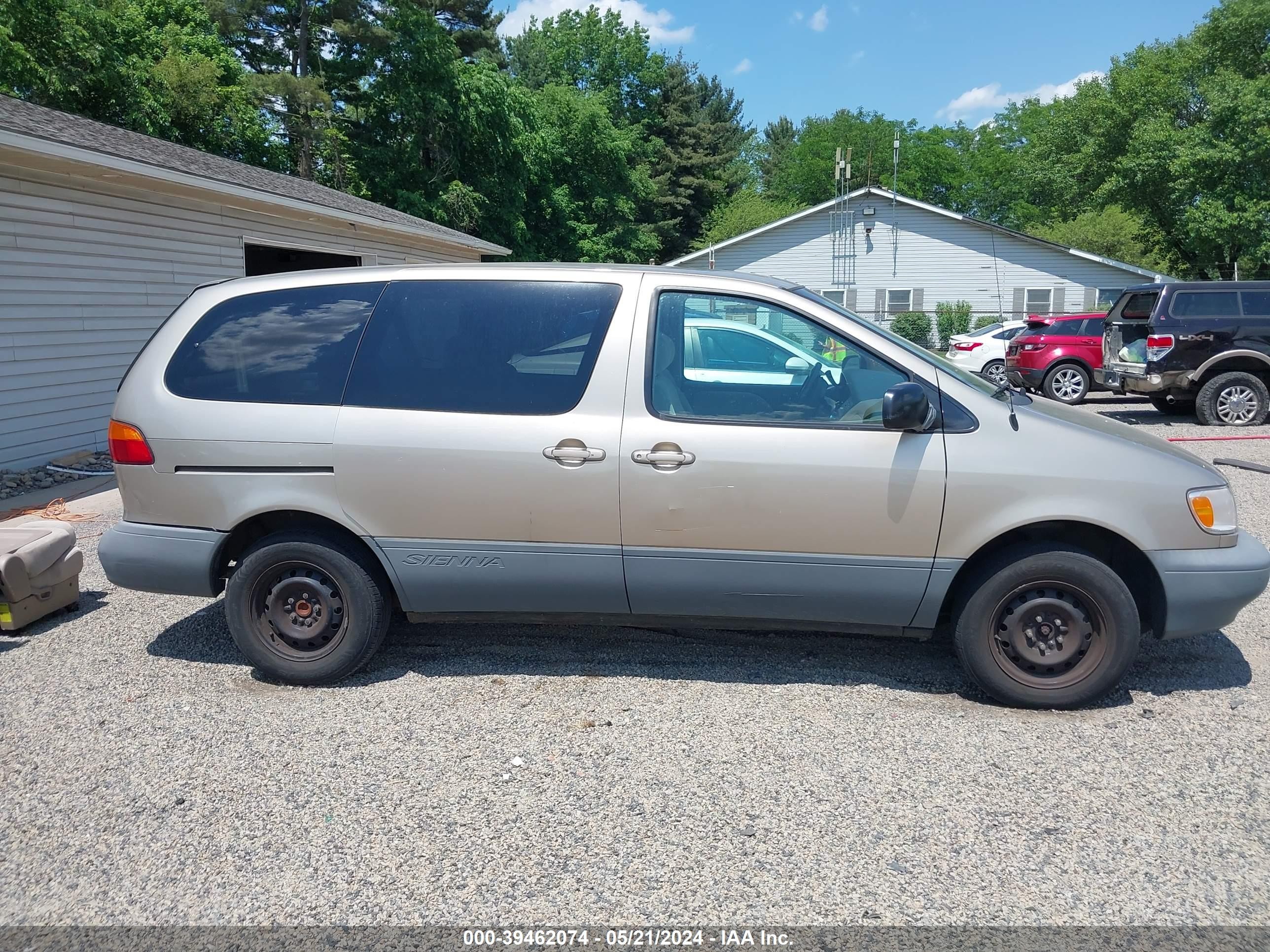 Photo 13 VIN: 4T3GF19C1YU309242 - TOYOTA SIENNA 