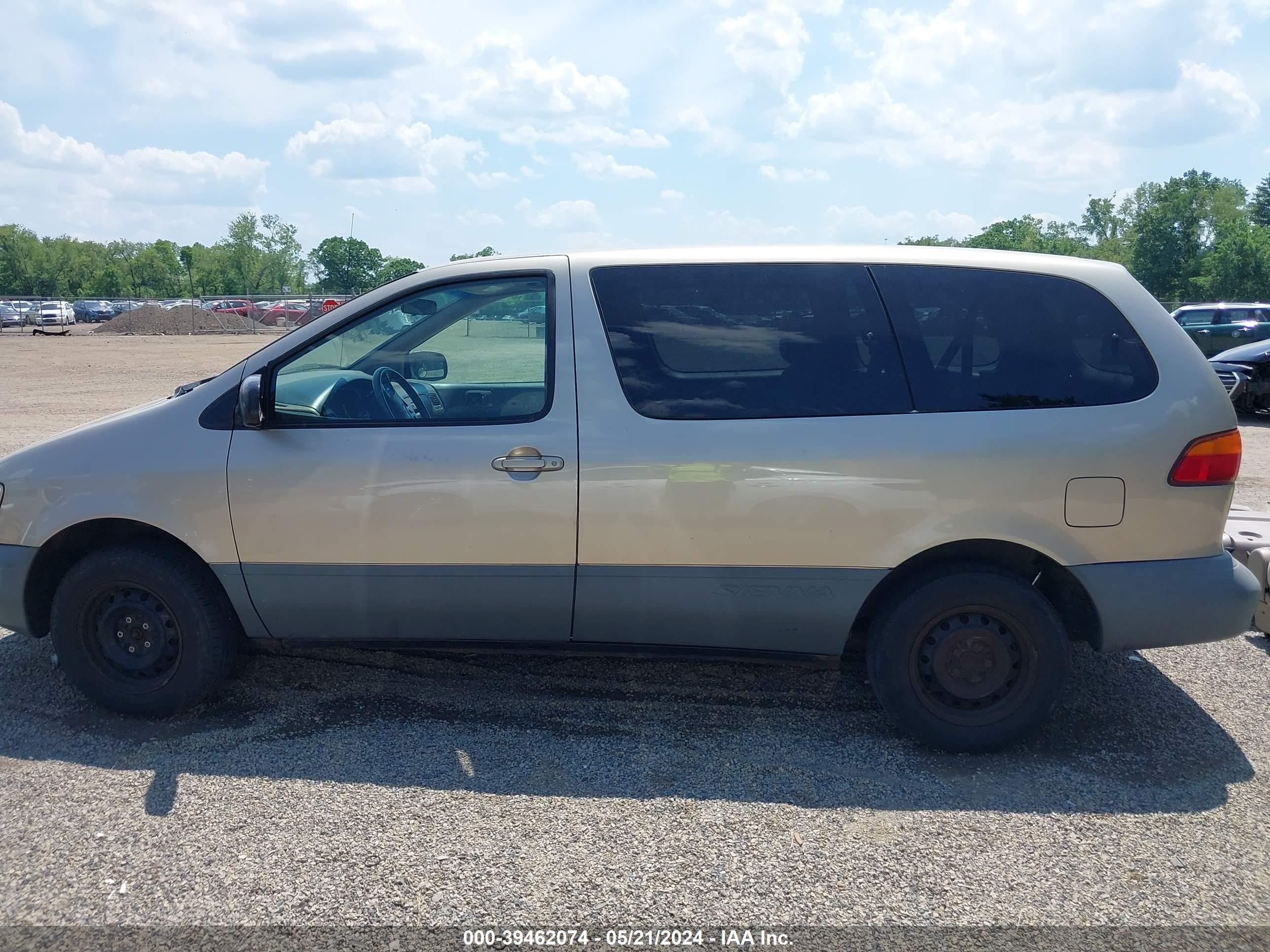 Photo 14 VIN: 4T3GF19C1YU309242 - TOYOTA SIENNA 