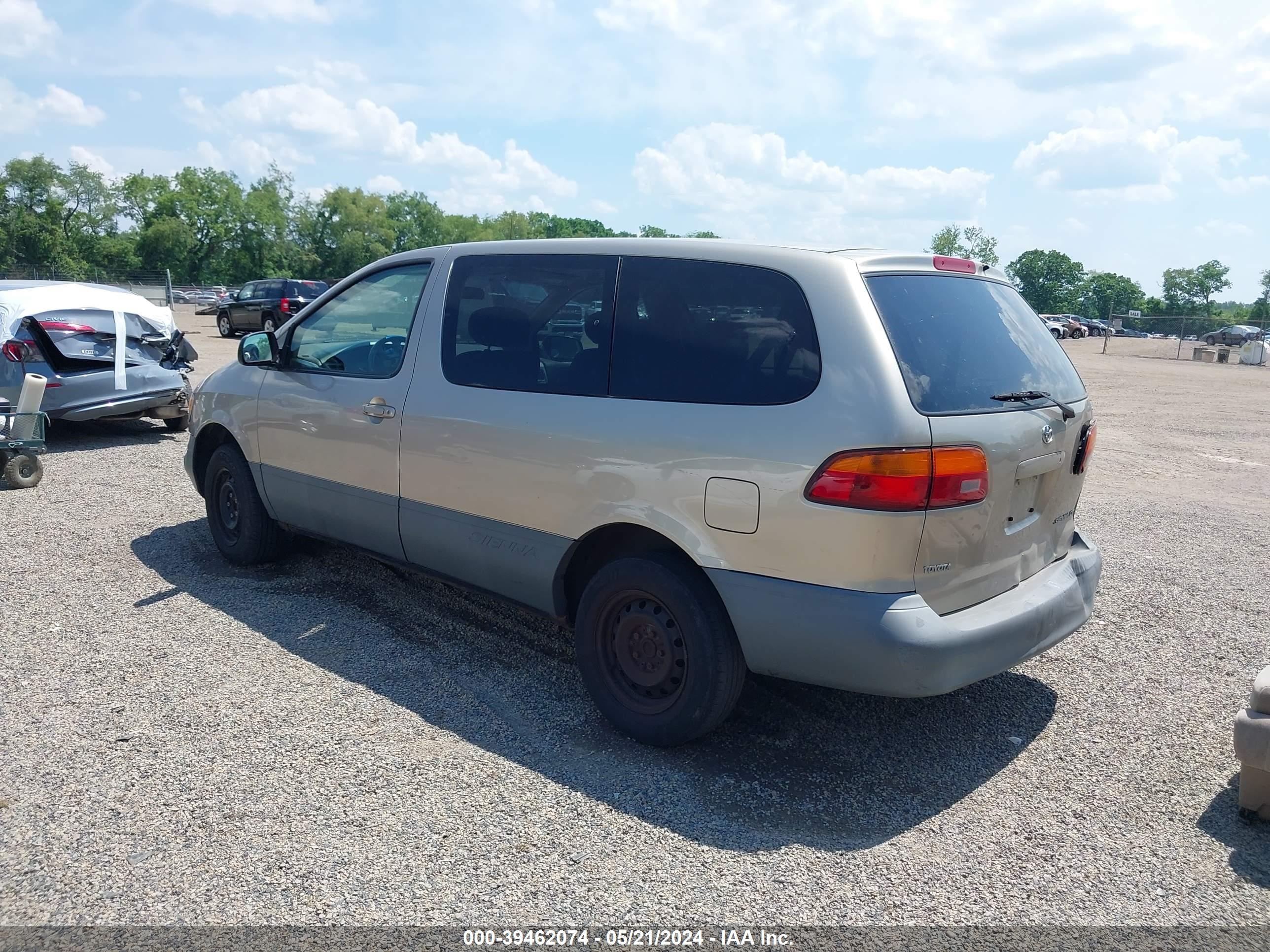 Photo 2 VIN: 4T3GF19C1YU309242 - TOYOTA SIENNA 